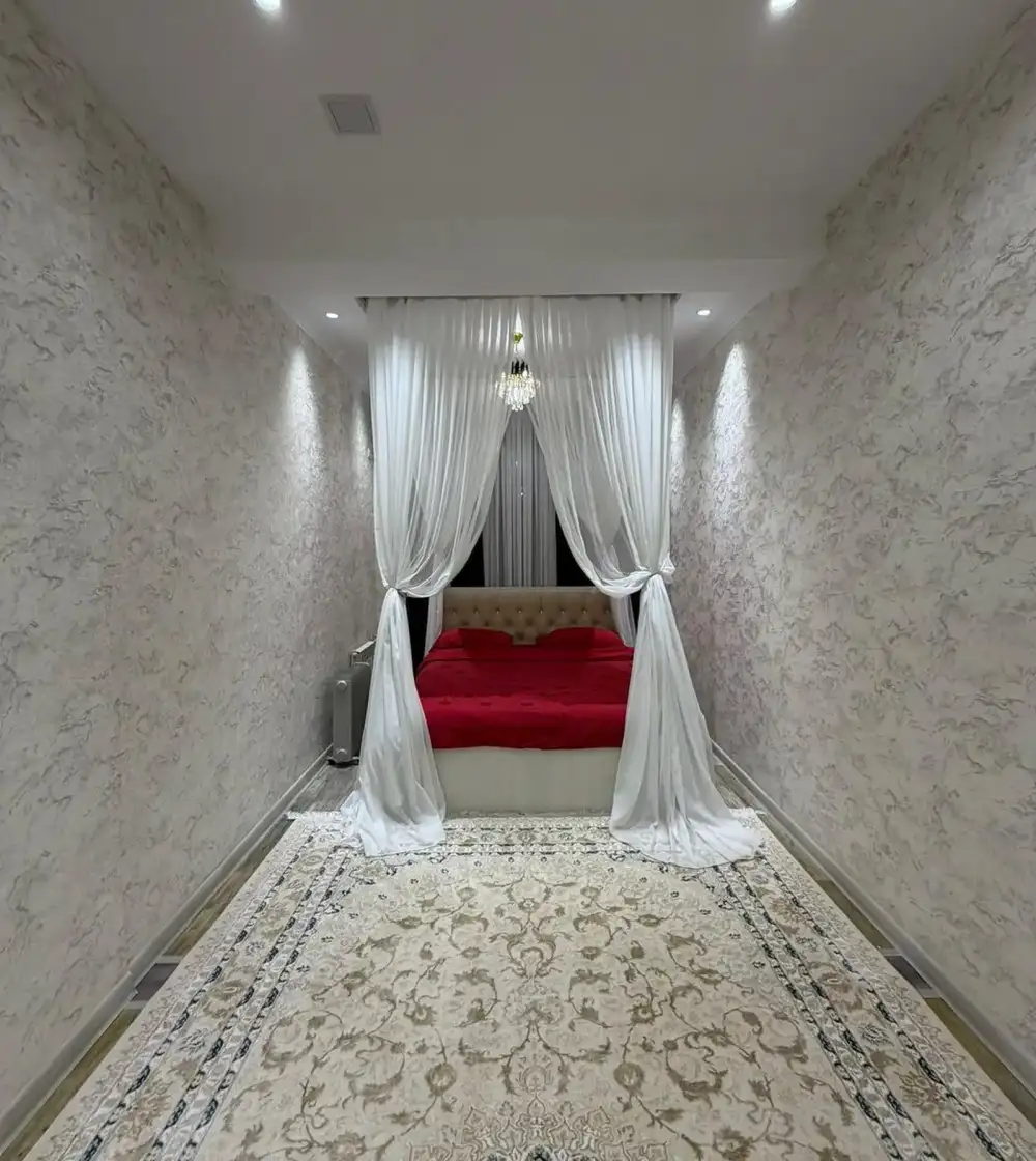 2-комн. квартира, 5 этаж, 70м², 92 мкр, Маркази Савдои Гулдаста, дом Королевский