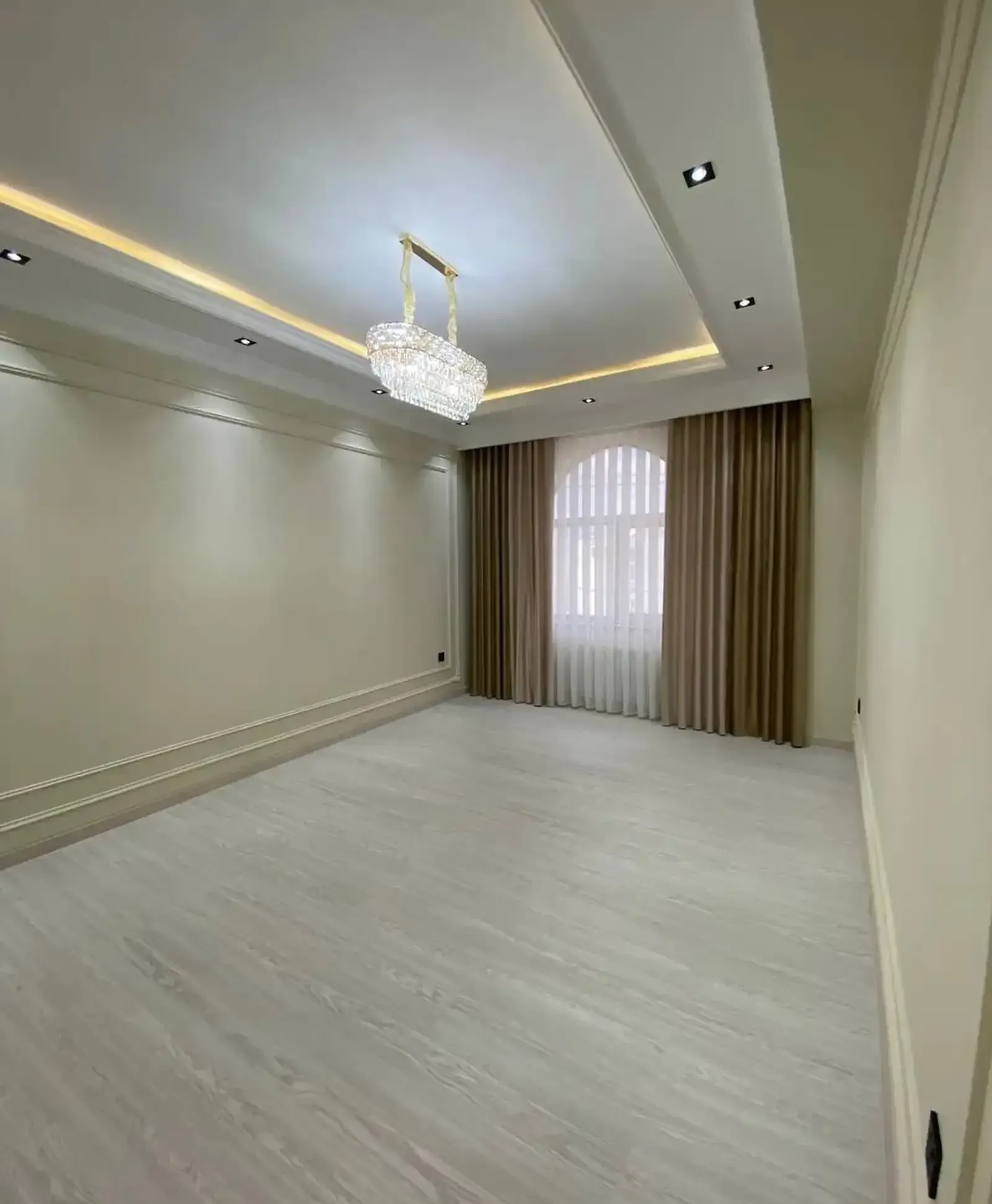 3-комн. квартира, 16 этаж, 16 м², шохмансур