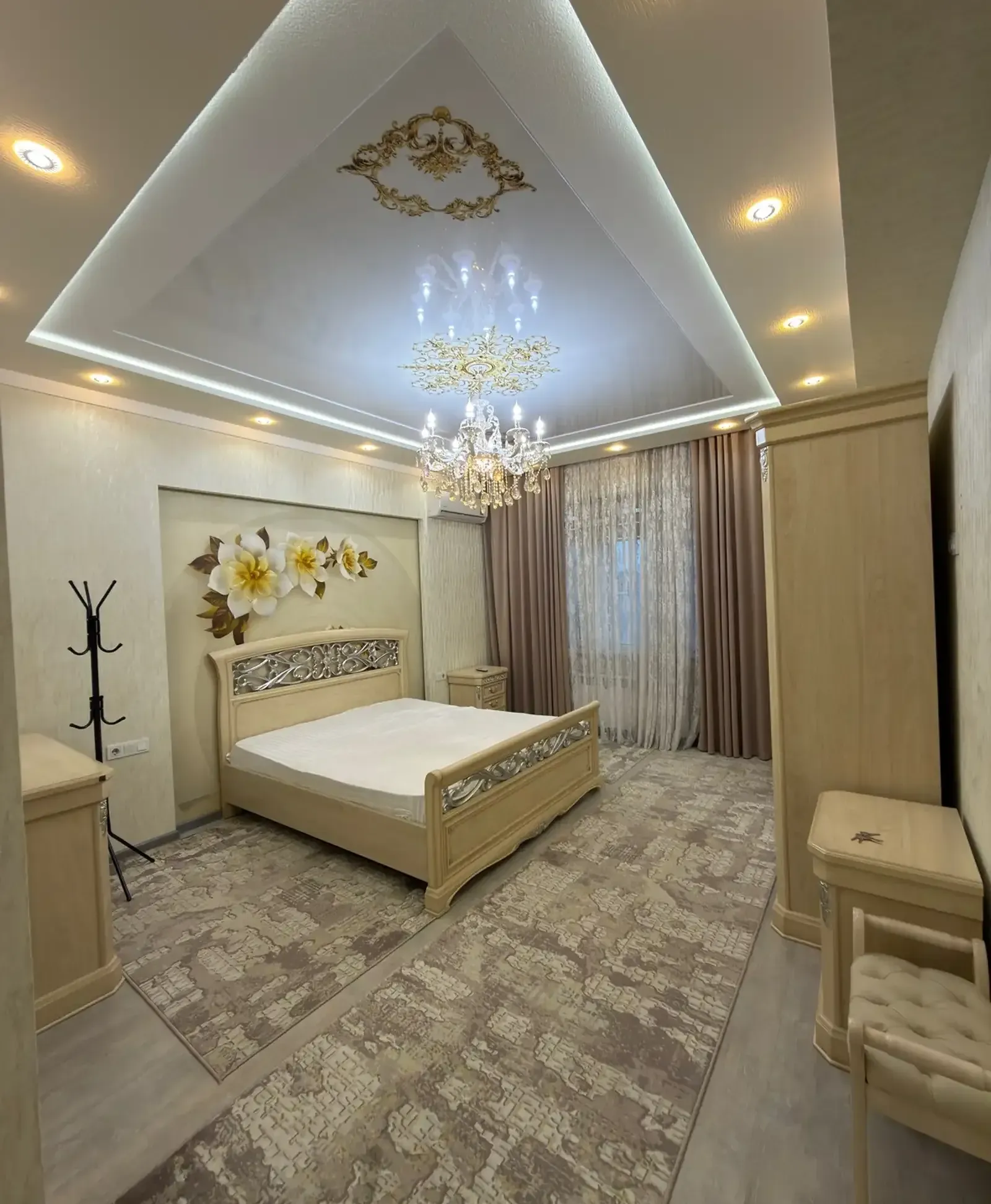 4-комн. квартира, 11 этаж, 200м², Опера Балет/Дом печать
