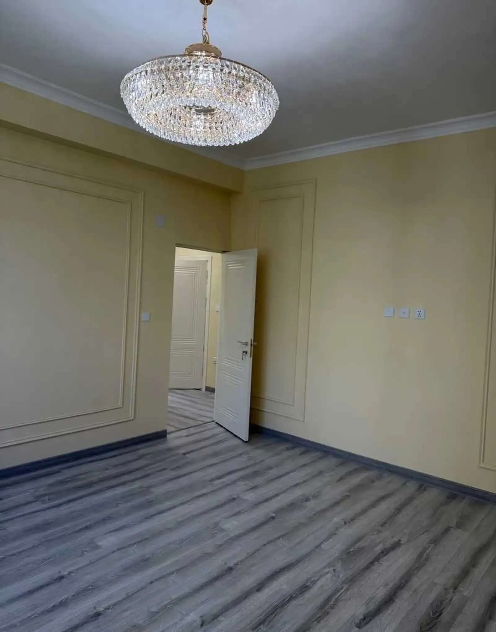 3-комн. квартира, 6 этаж, 98м², к.Айни, Напротив Вазорати Нақлиёт