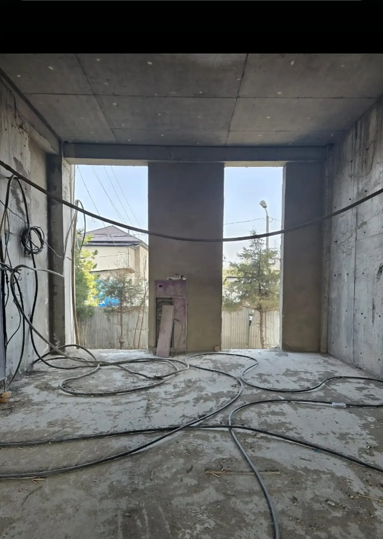 Помещение под магазин / салон, 54м², Коператор Донишгохи Тичорати.