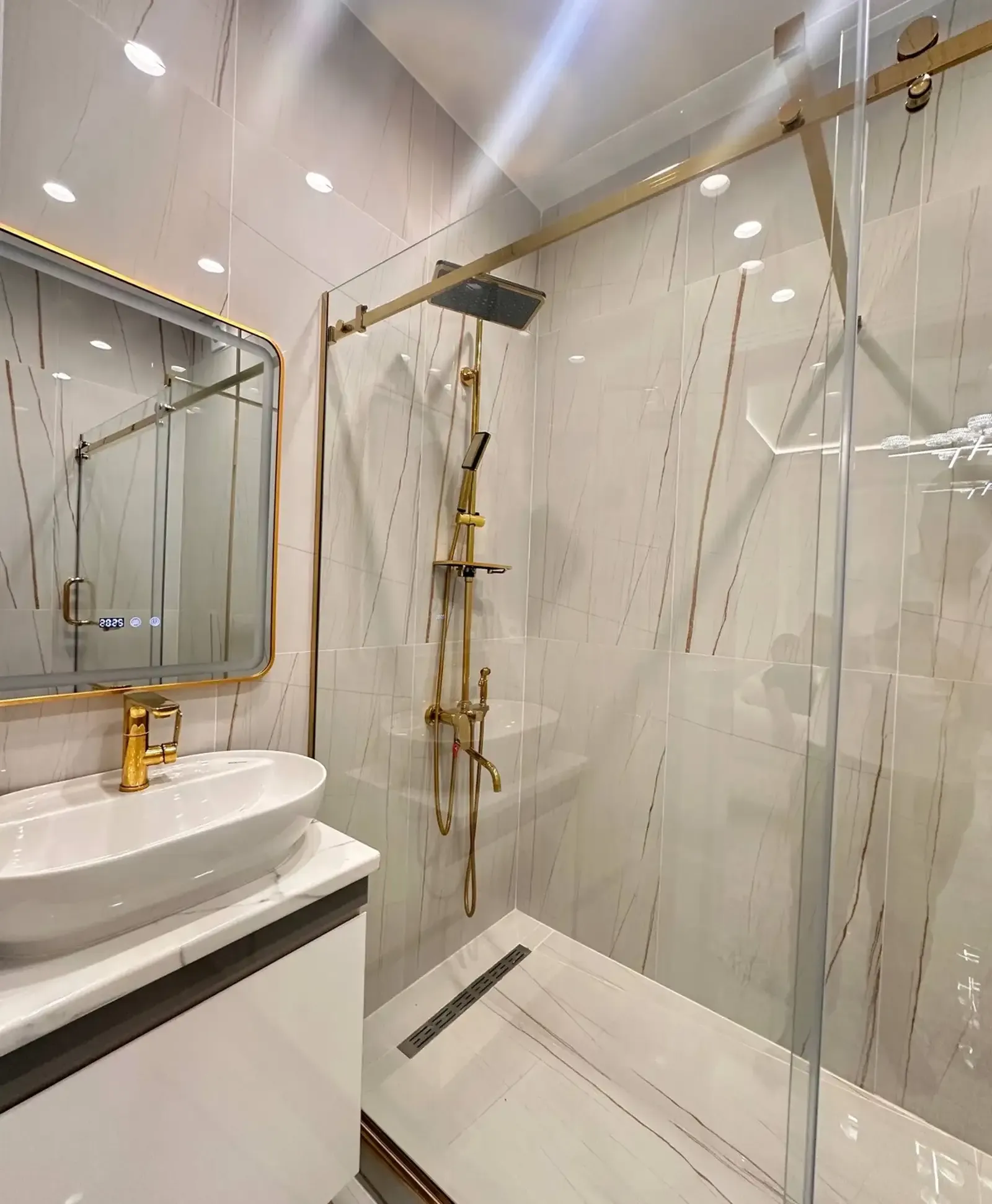 3-комн. квартира, 14 этаж, 92 м², И. Сомони (Северный)