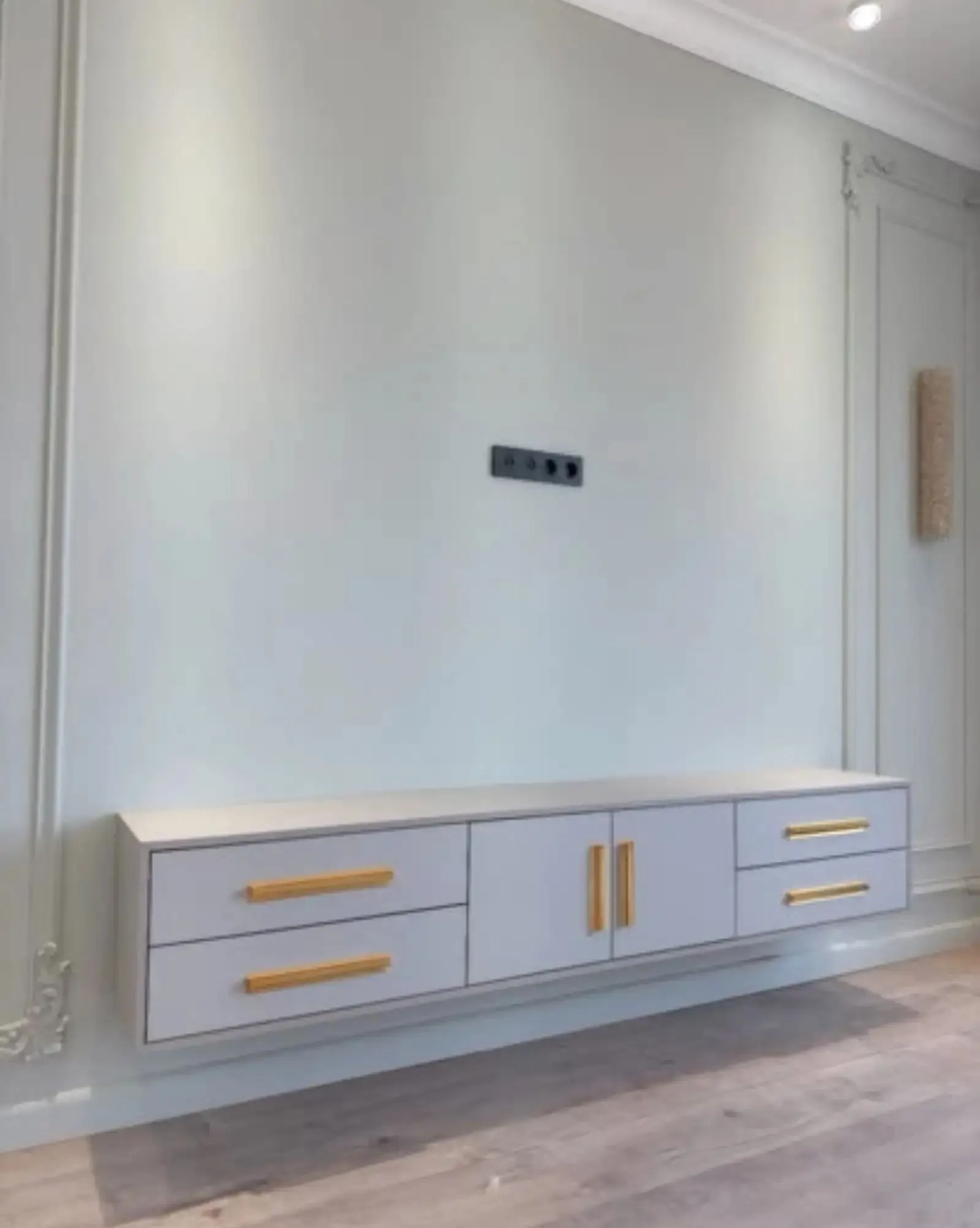 Подставка для телевизора