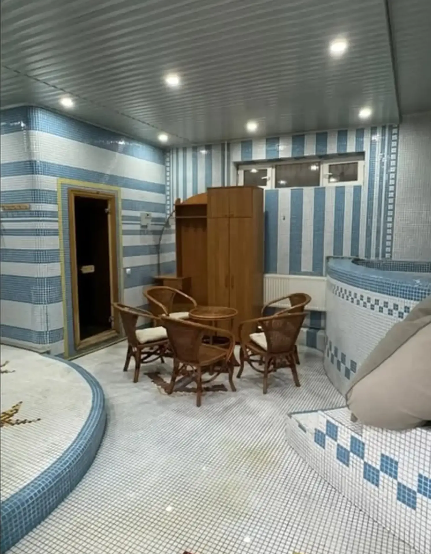 2-этажный, 12 комнатный дом, 450 м², И. Сомони