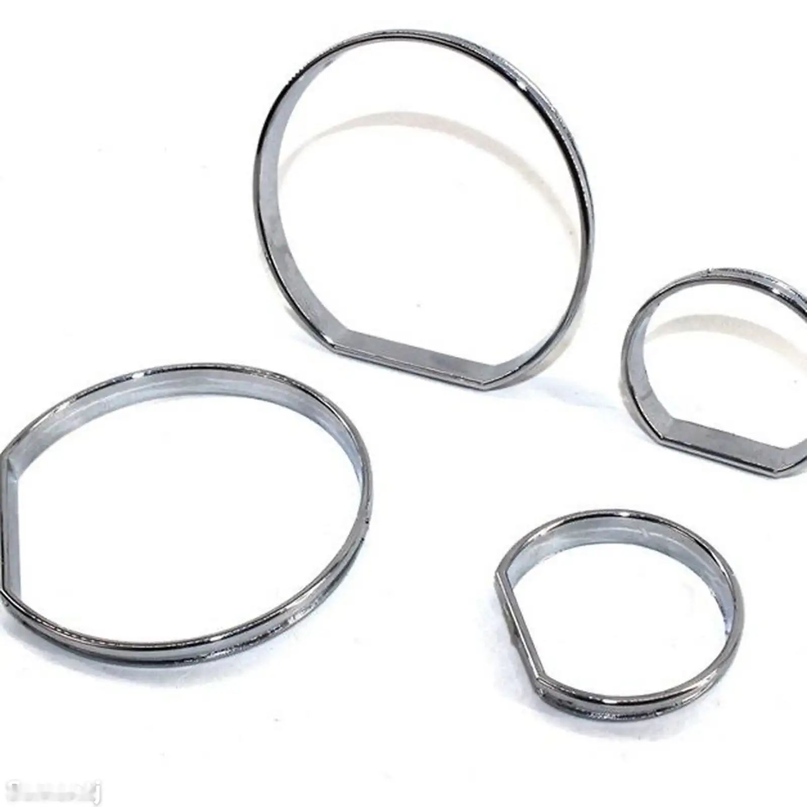 Кольца в приборную панель E