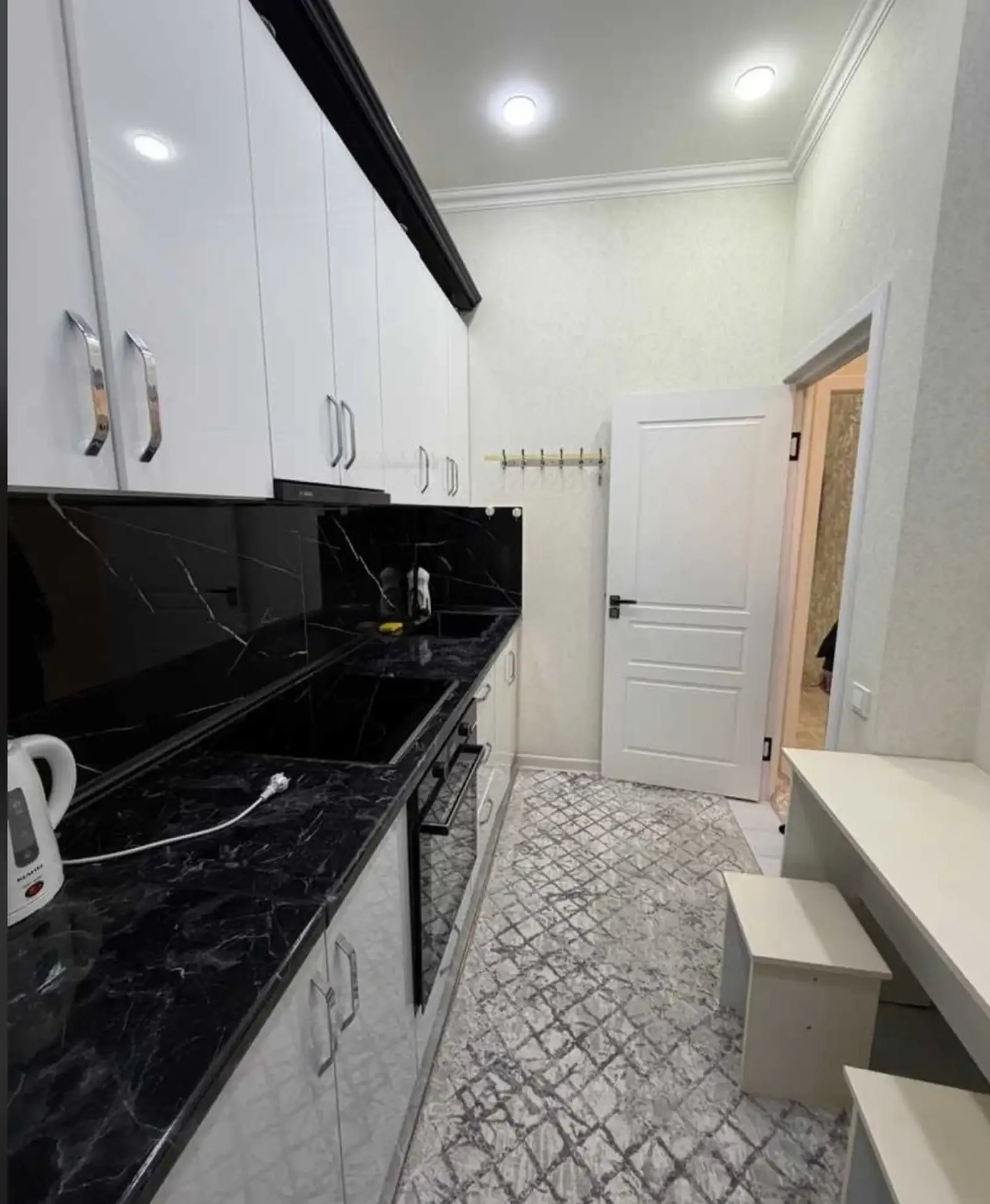 2-комн. квартира, 10 этаж, 50м², Шохмансур