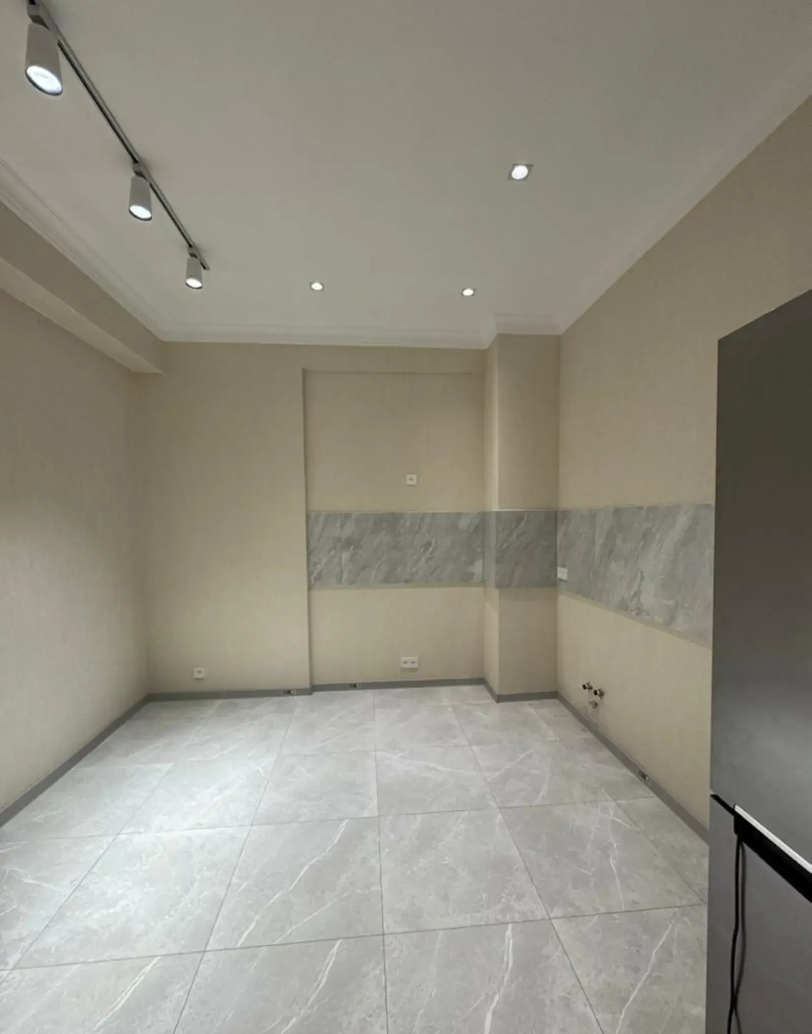 2-комн. квартира, 1 этаж, 64 м², Сино, 33 мкр