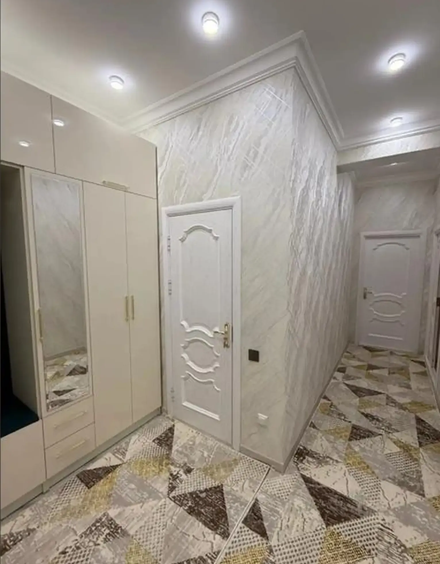 2-комн. квартира, 6 этаж, 75м², Шохмансур