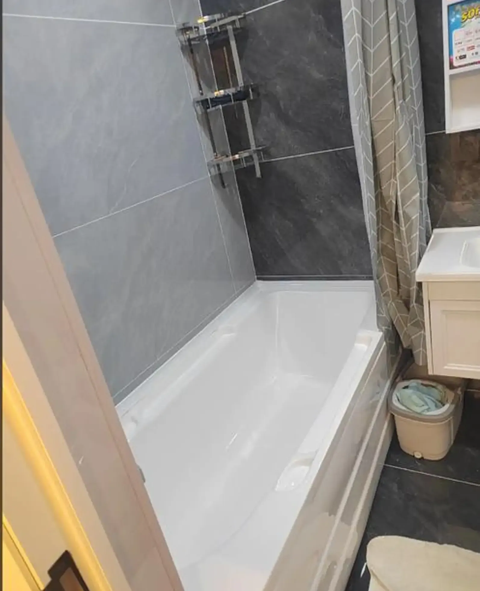 2-комн. квартира, 2 этаж, 84м², Фирдавси битонка доми Амид