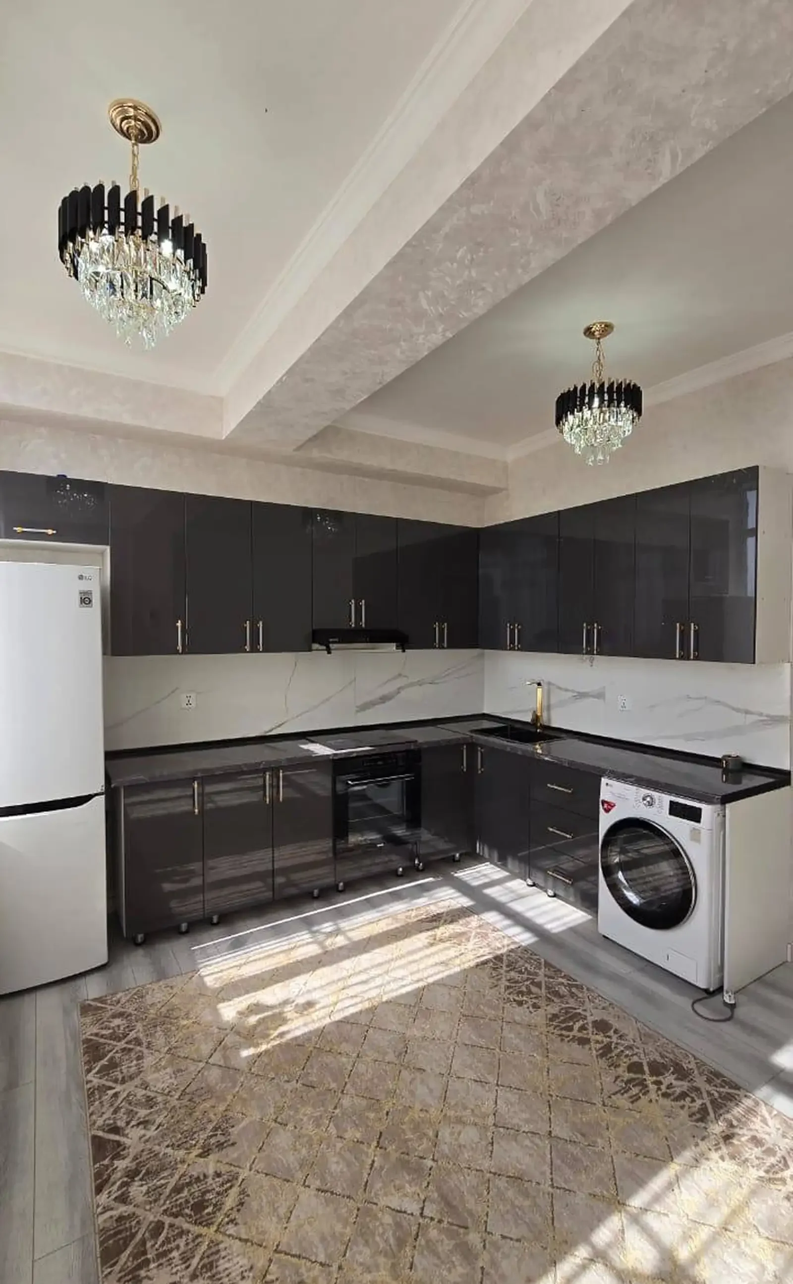 3-комн. квартира, 16 этаж, 88 м², Фирдавси Маладёжни