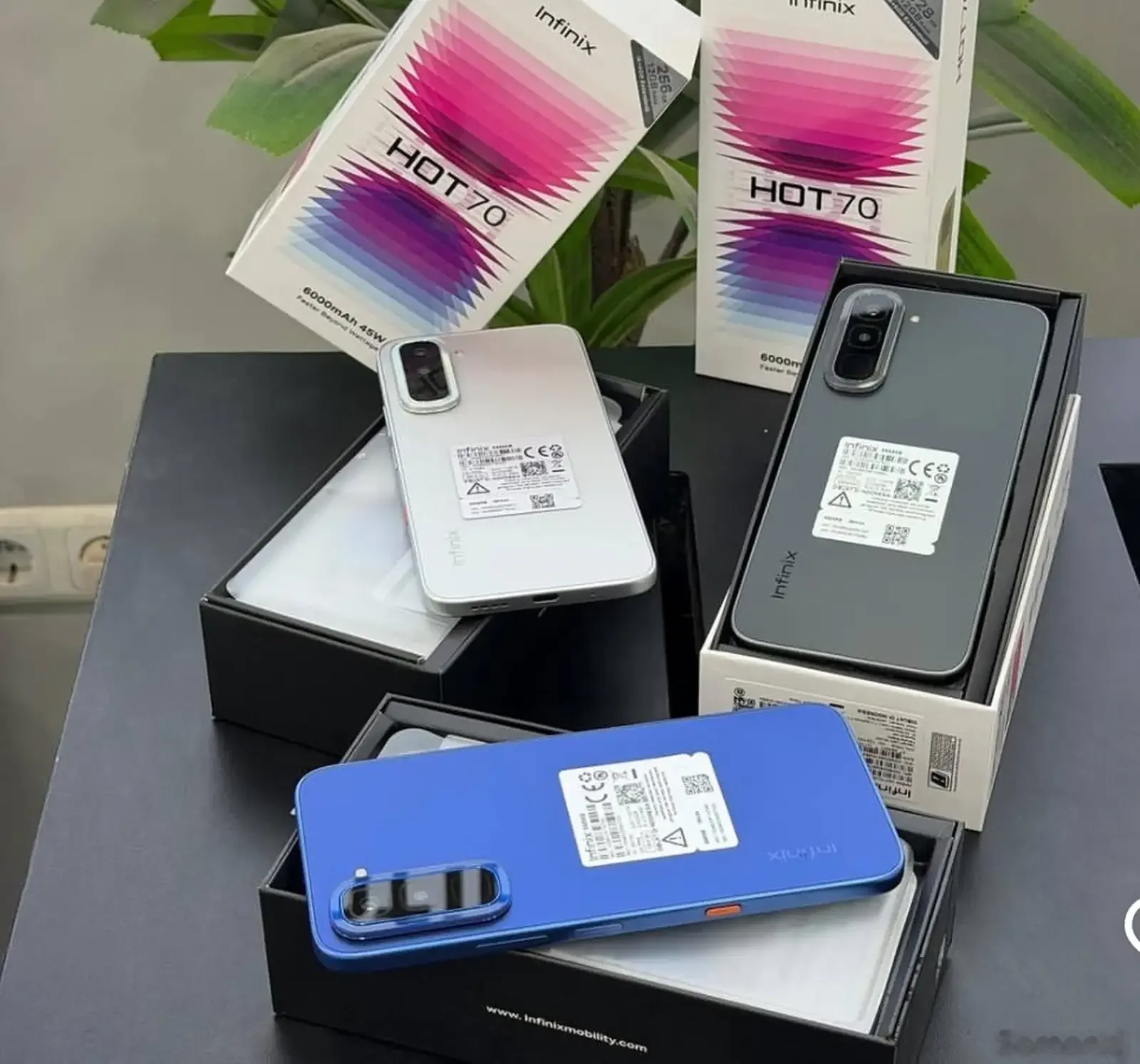 Infinix Hot 70 8/128Gb black 6000Мач — фото 3