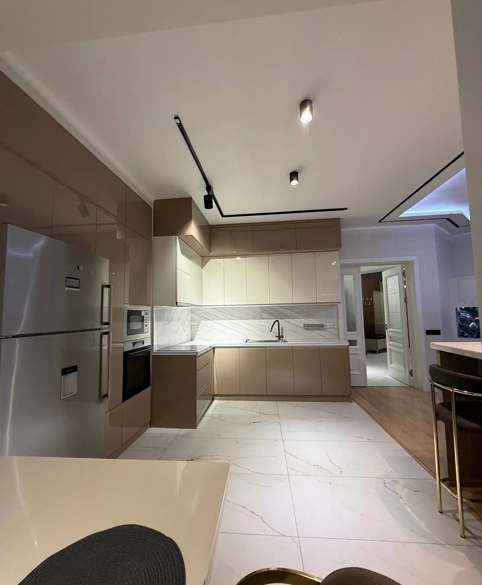 3-комн. квартира, 4 этаж, 168 м², Исмоили Сомони Овир Пули Сангин