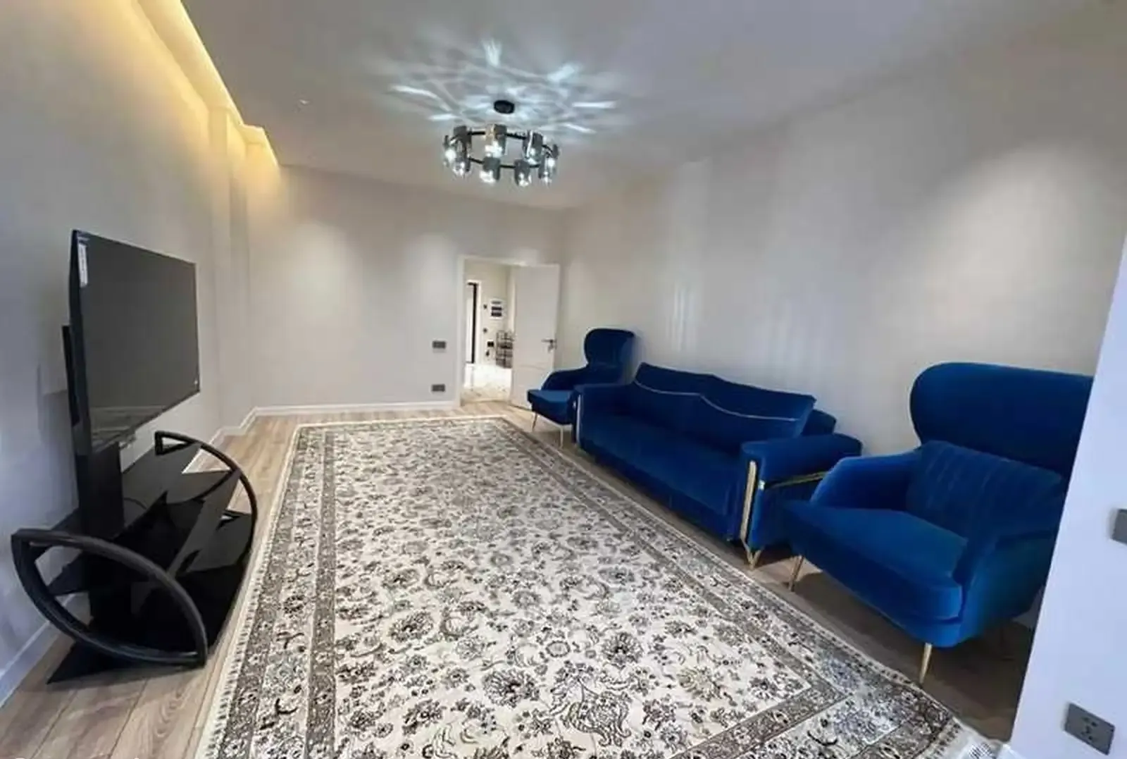 2-комн. квартира, 17 этаж, 90м², Шохмансур