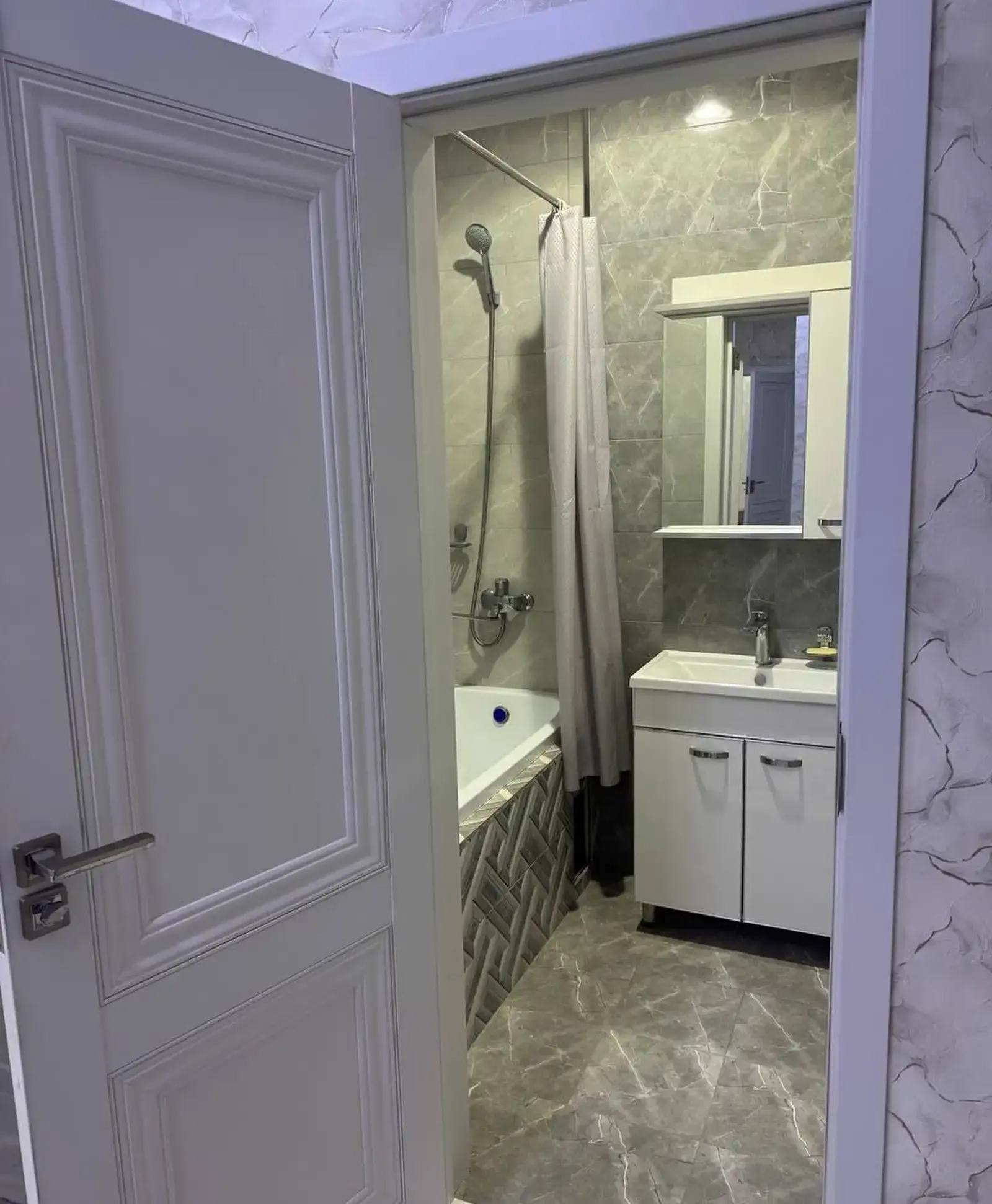 2-комн. квартира, 12 этаж, 78 м², Шохмансур