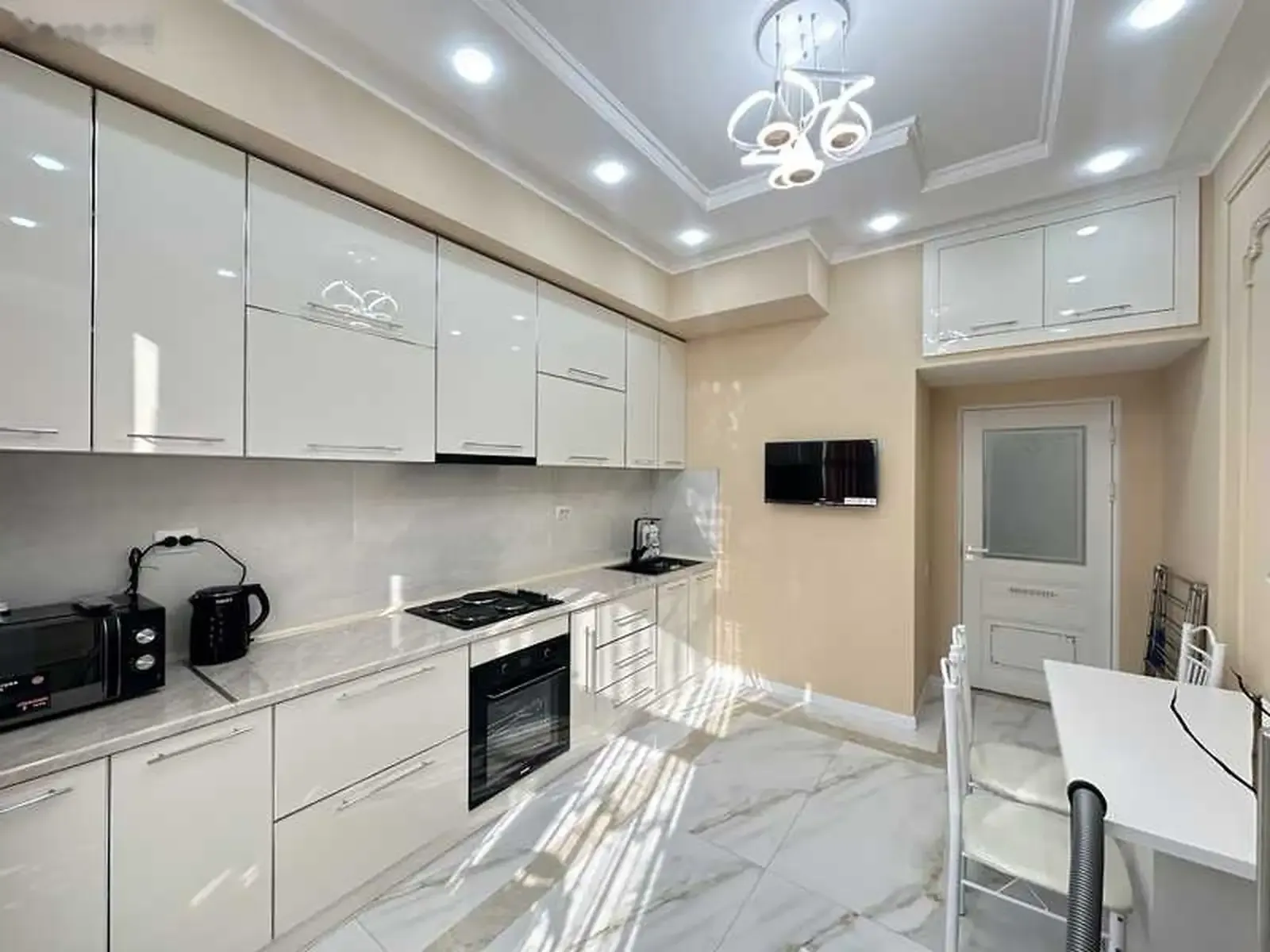 2-к квартира, 11 этаж, 78 м², Шохмансур