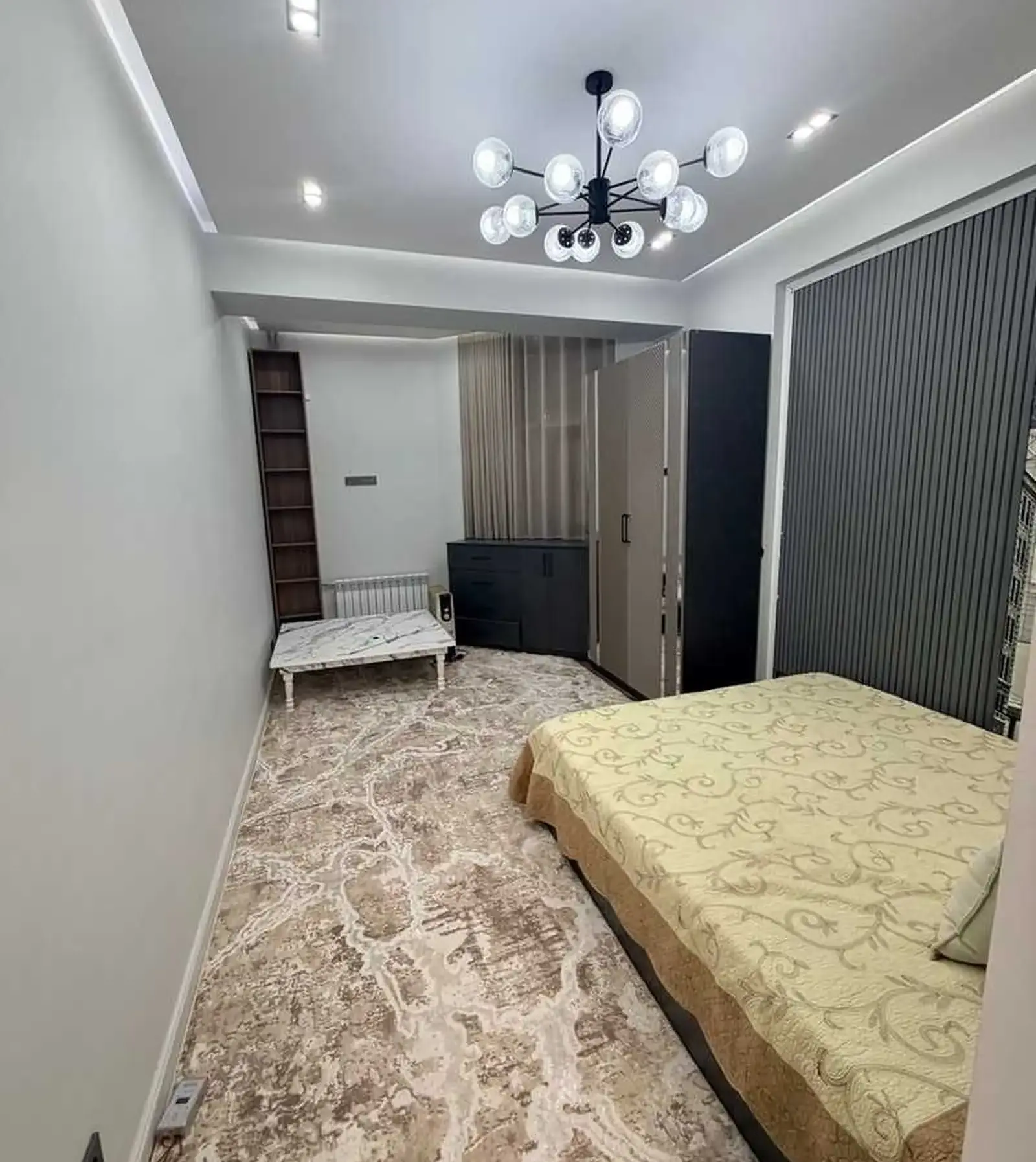 2-комн. квартира, 6 этаж, 68м², сино