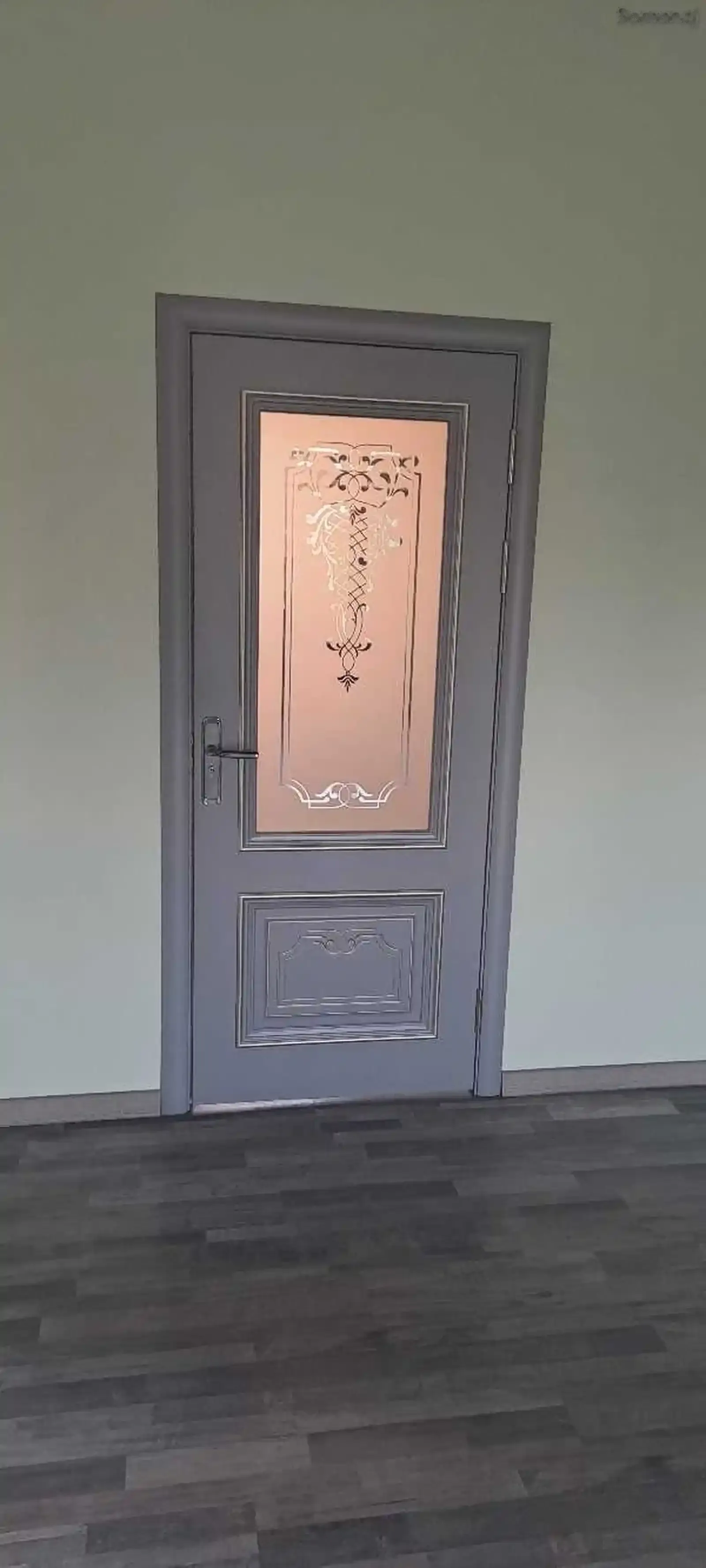 Дверь со стеклом
