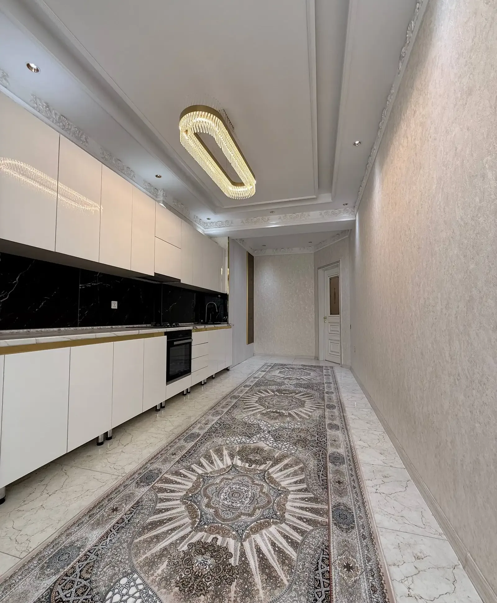 3-комн. квартира, 2 этаж, 134 м², Сино, 91мкр, поликлиникаи 10