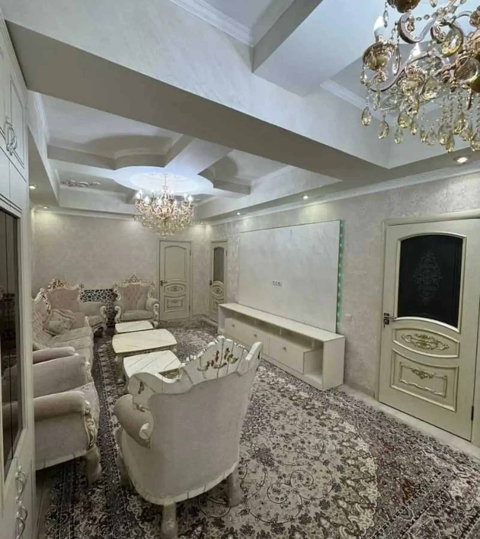 3-комн. квартира, 8 этаж, 130м², И.Сомони