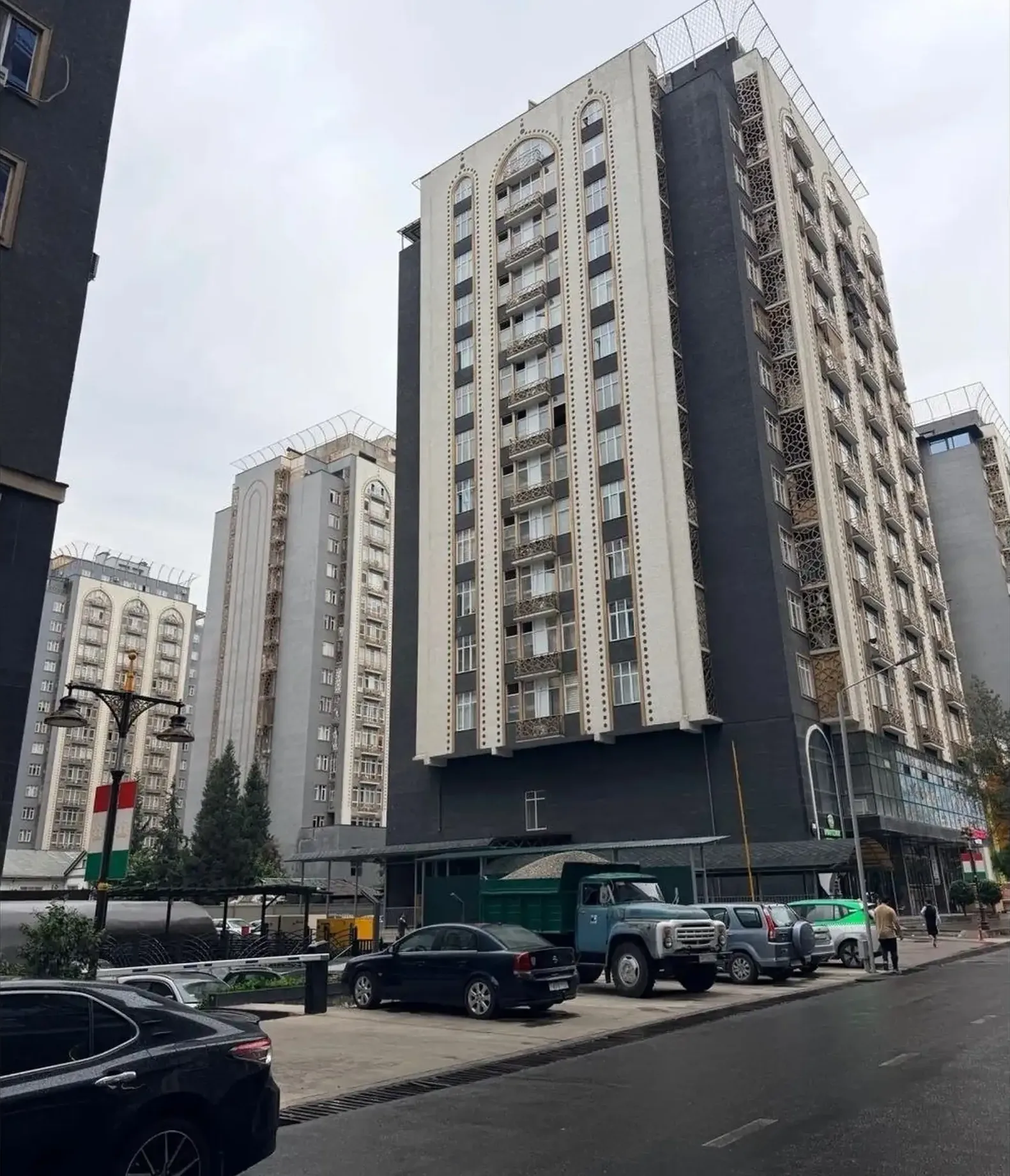 2-комн. квартира, 13 этаж, 77 м², Сомони ОВИР