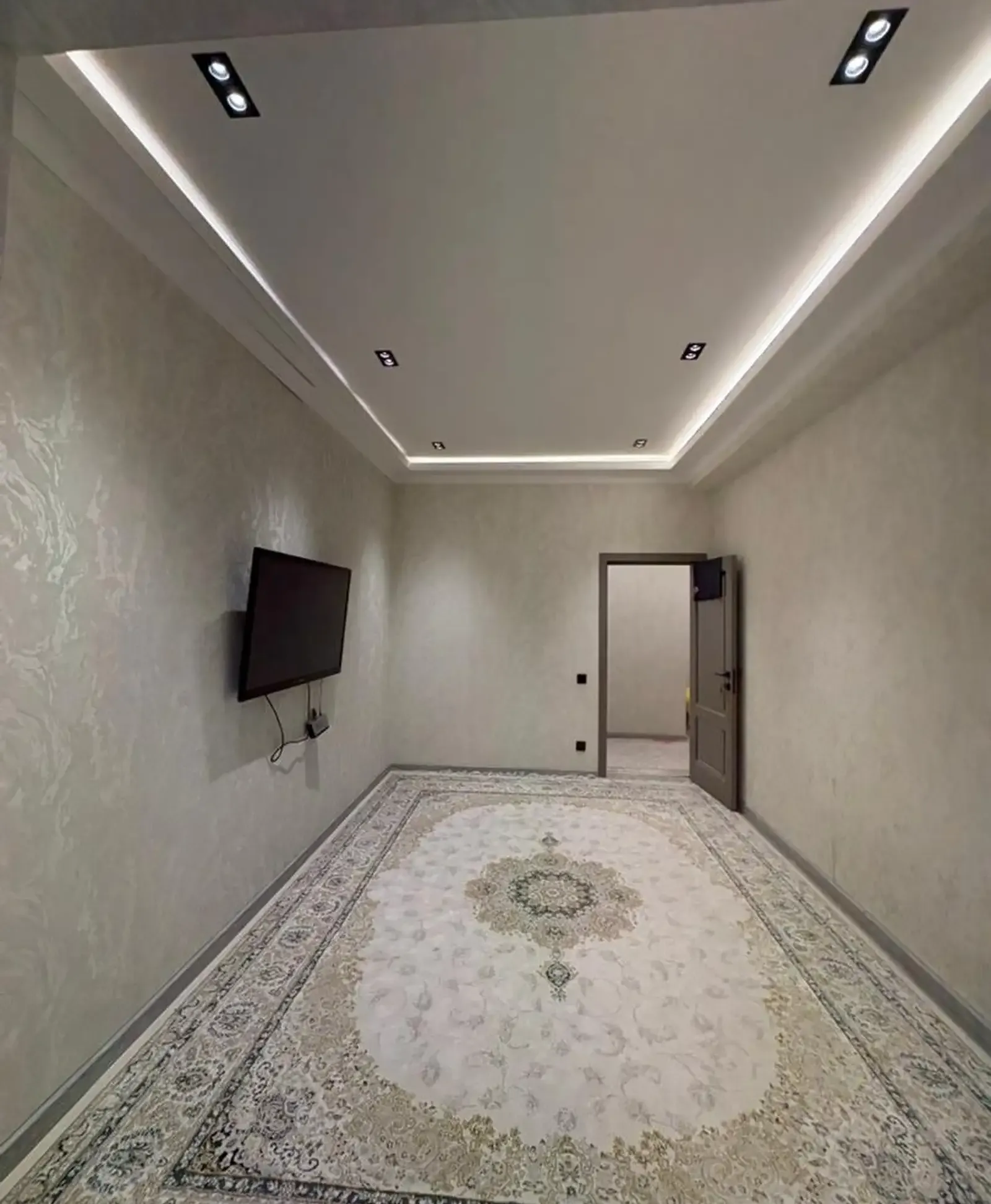 4-комн. квартира, 7 этаж, 125м², СУЛТОНИ КАБИР ЧОРАҲАИ ЮЖНИЙ .