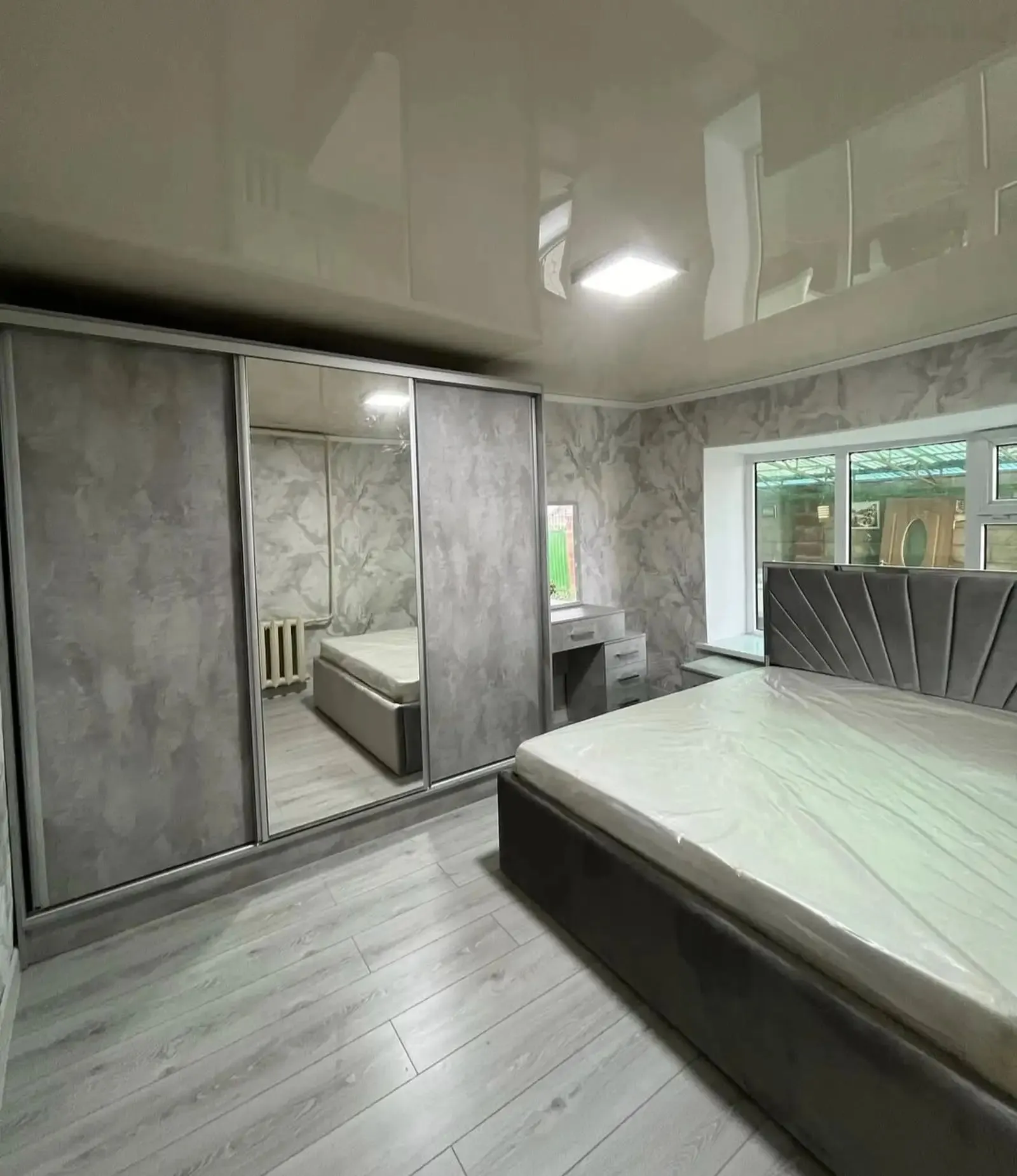 Спальный гарнитур