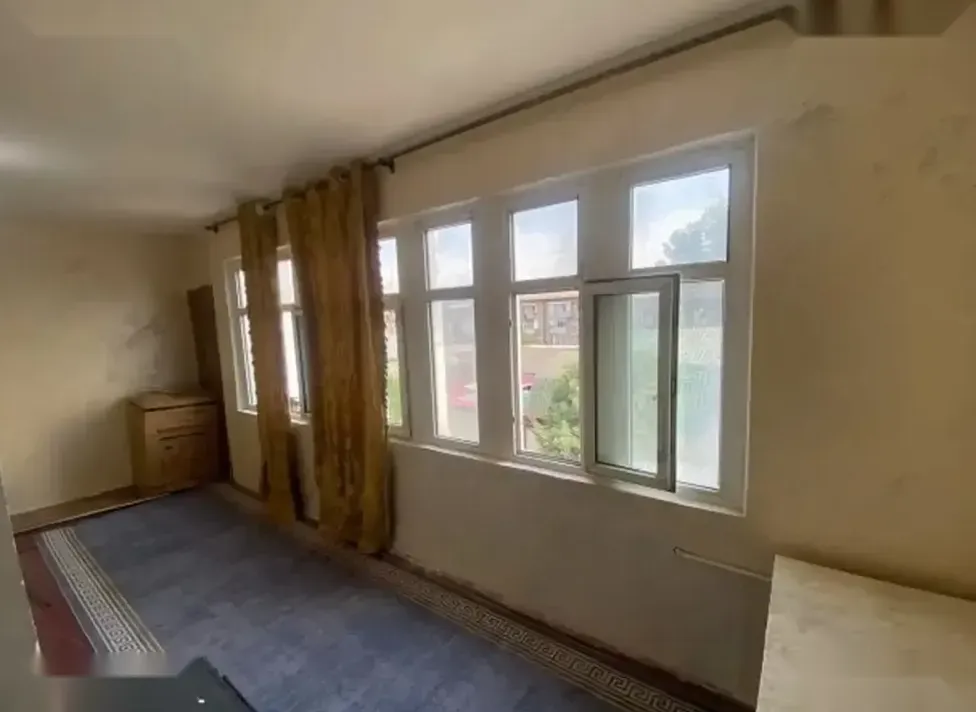 3-комн. квартира, 3 этаж, 80м², Сино
