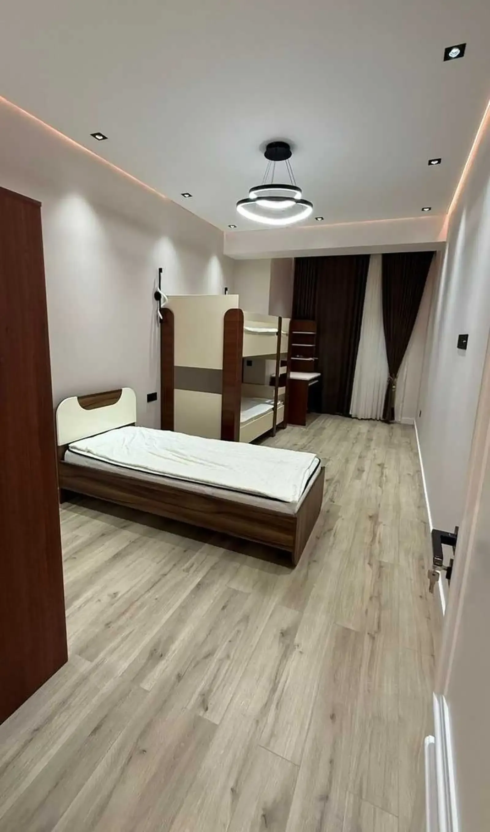 3-комн. квартира, 5 этаж, 125м², Шоҳмансур