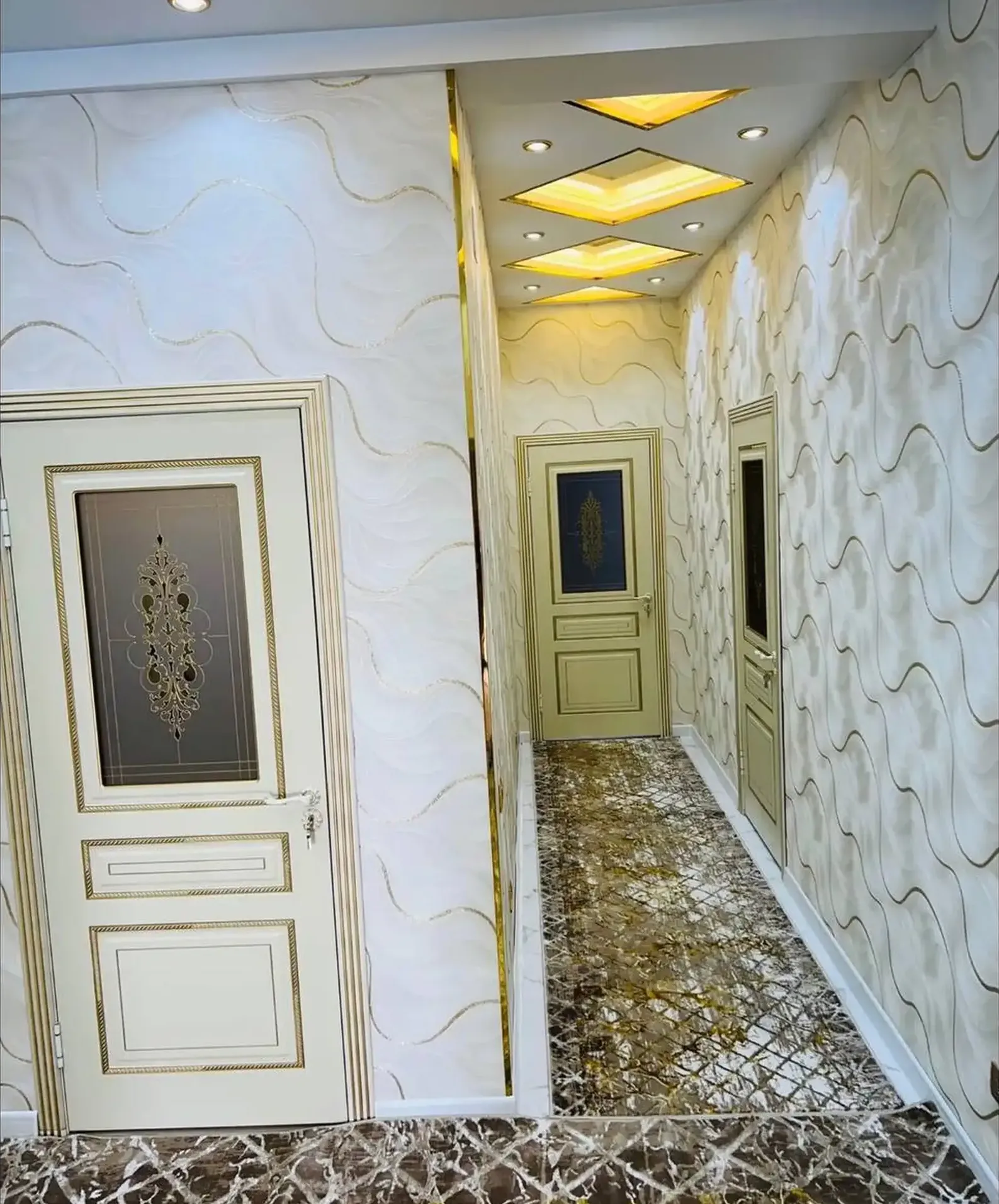 3-комн. квартира, 5 этаж, 90 м², Водонасос, кфс