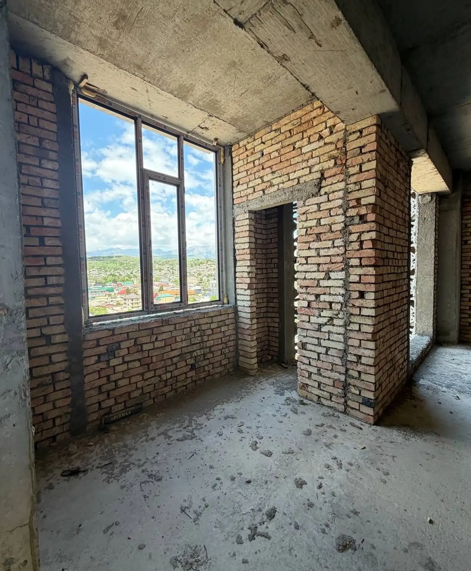2-комн. квартира, 12 этаж, 63 м², Шохмансур