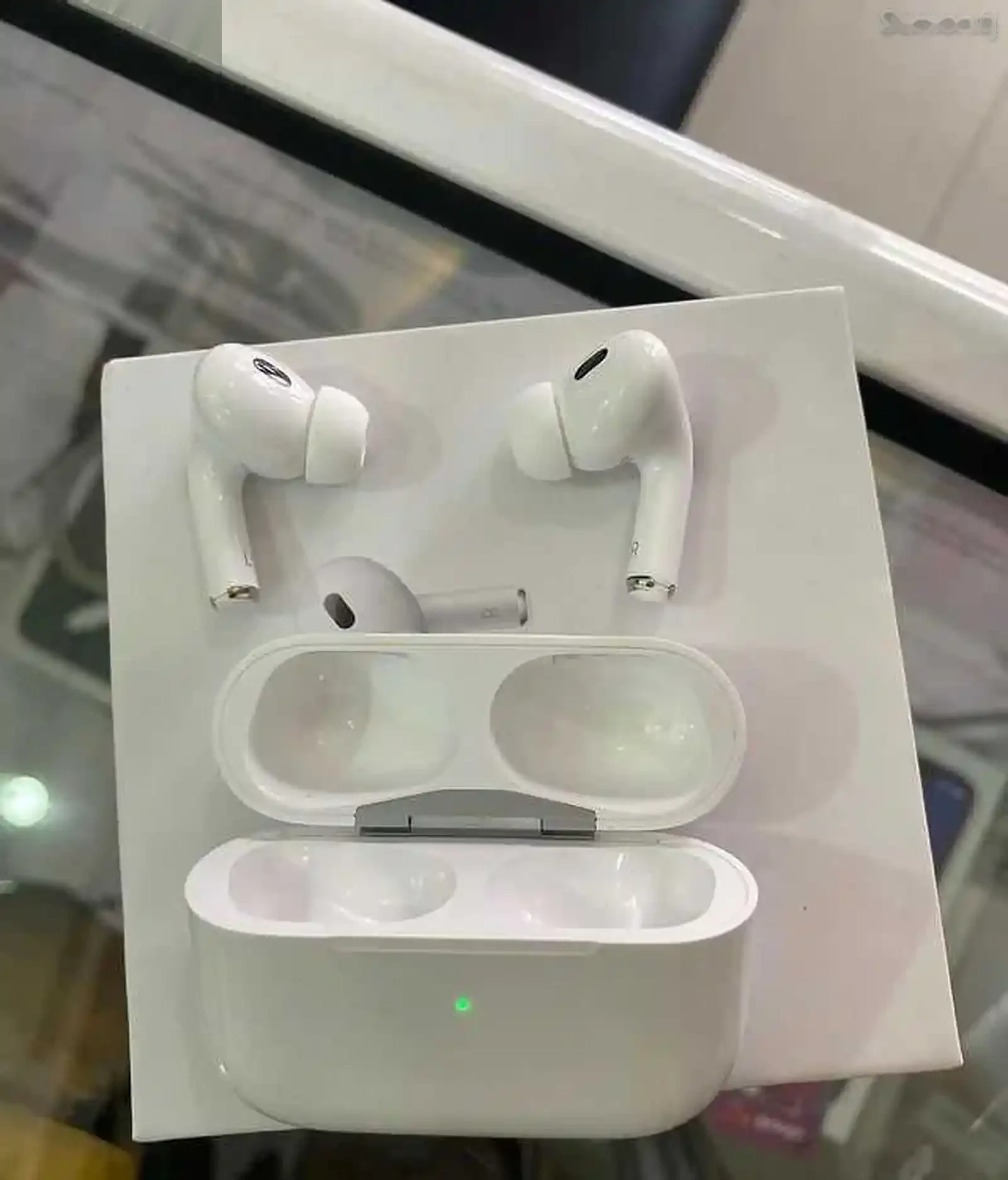 Беспроводные наушники AirPods Pro