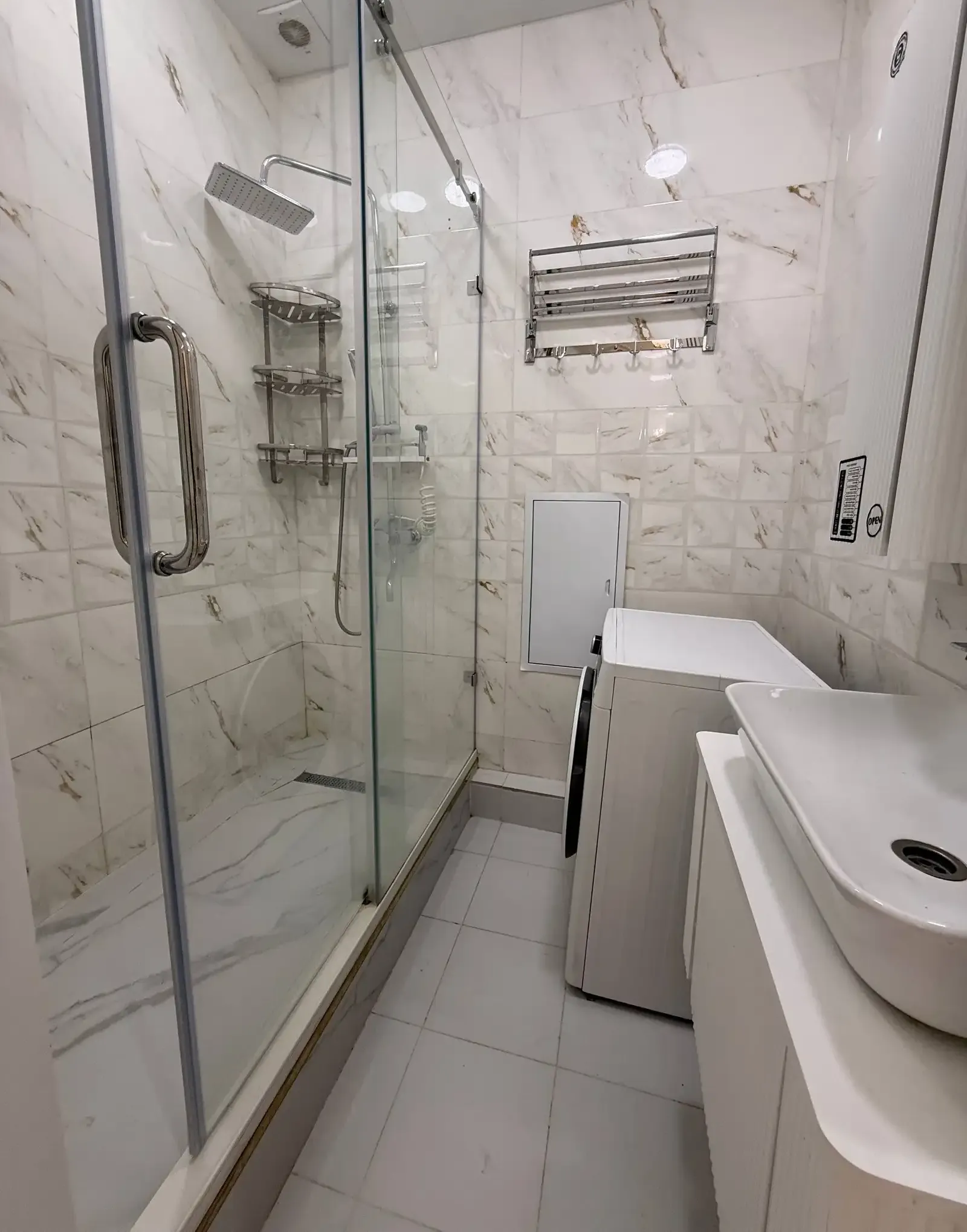 3-комн. квартира, 2 этаж, 134 м², Сино, 91мкр, поликлиникаи 10