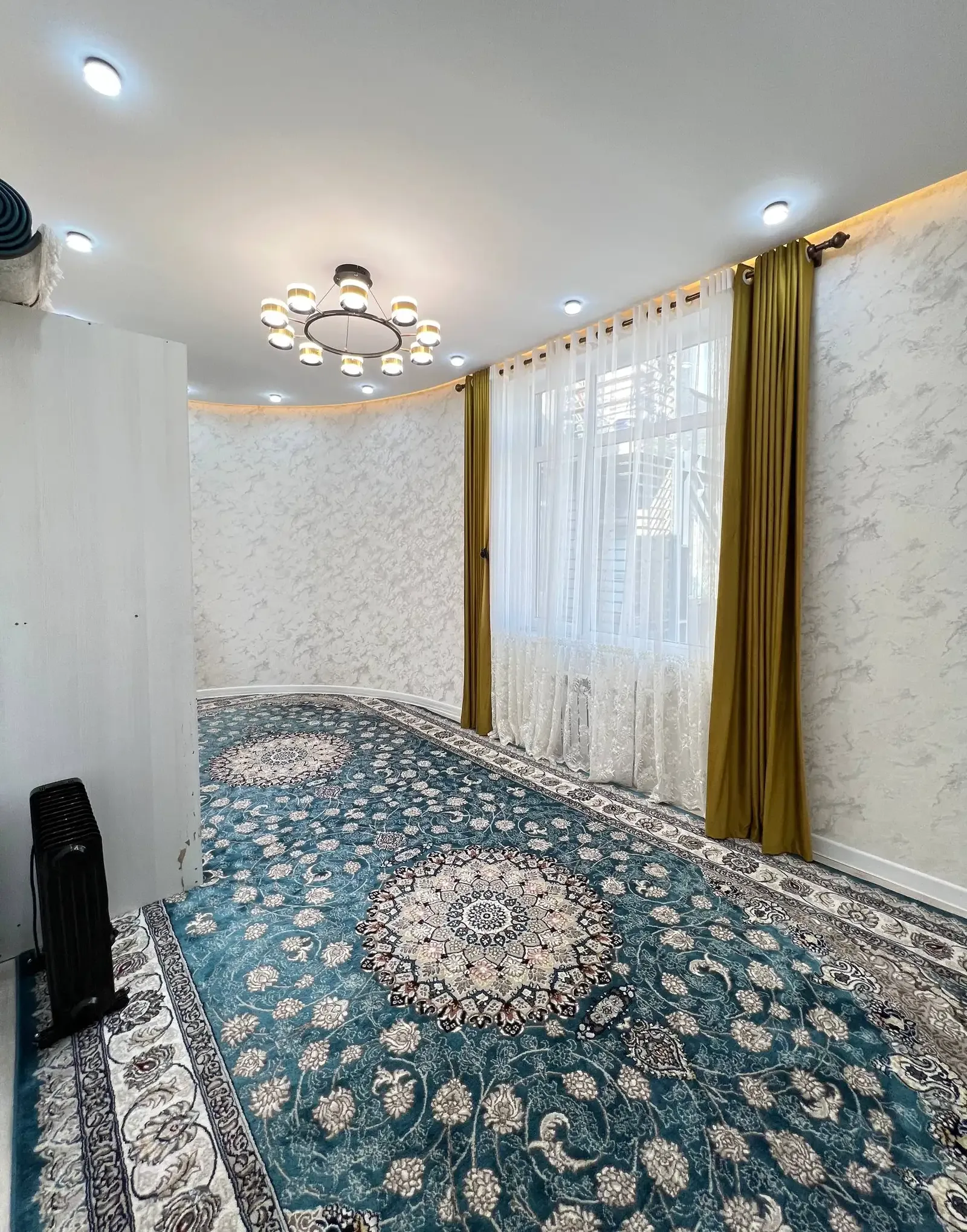 3-к квартира, 16 этаж, 71 м², Фирдавси