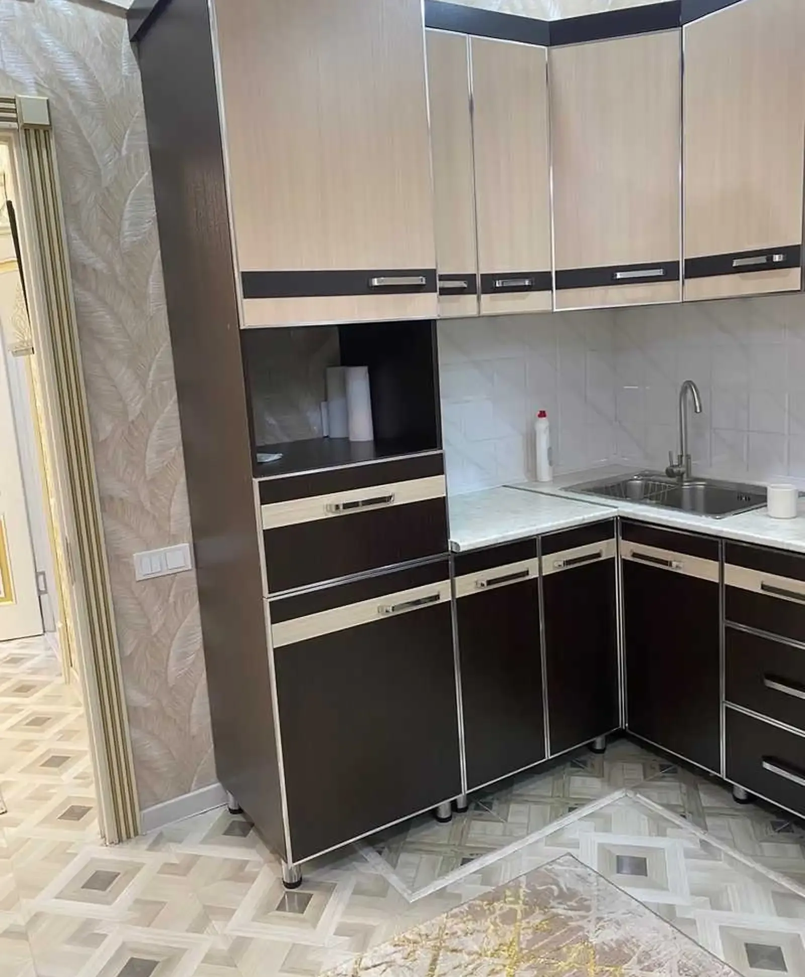 1-комн. квартира, 3 этаж, 50 м², Шохмансур Павароти 4 дома