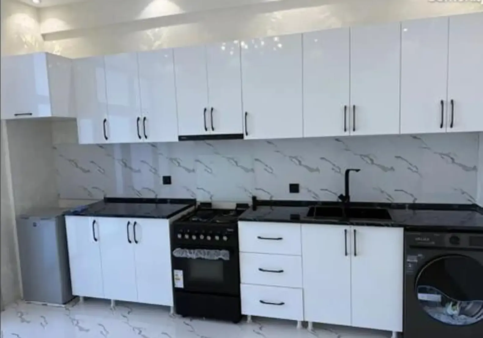 2-комн. квартира, 9 этаж, 82м², Сино