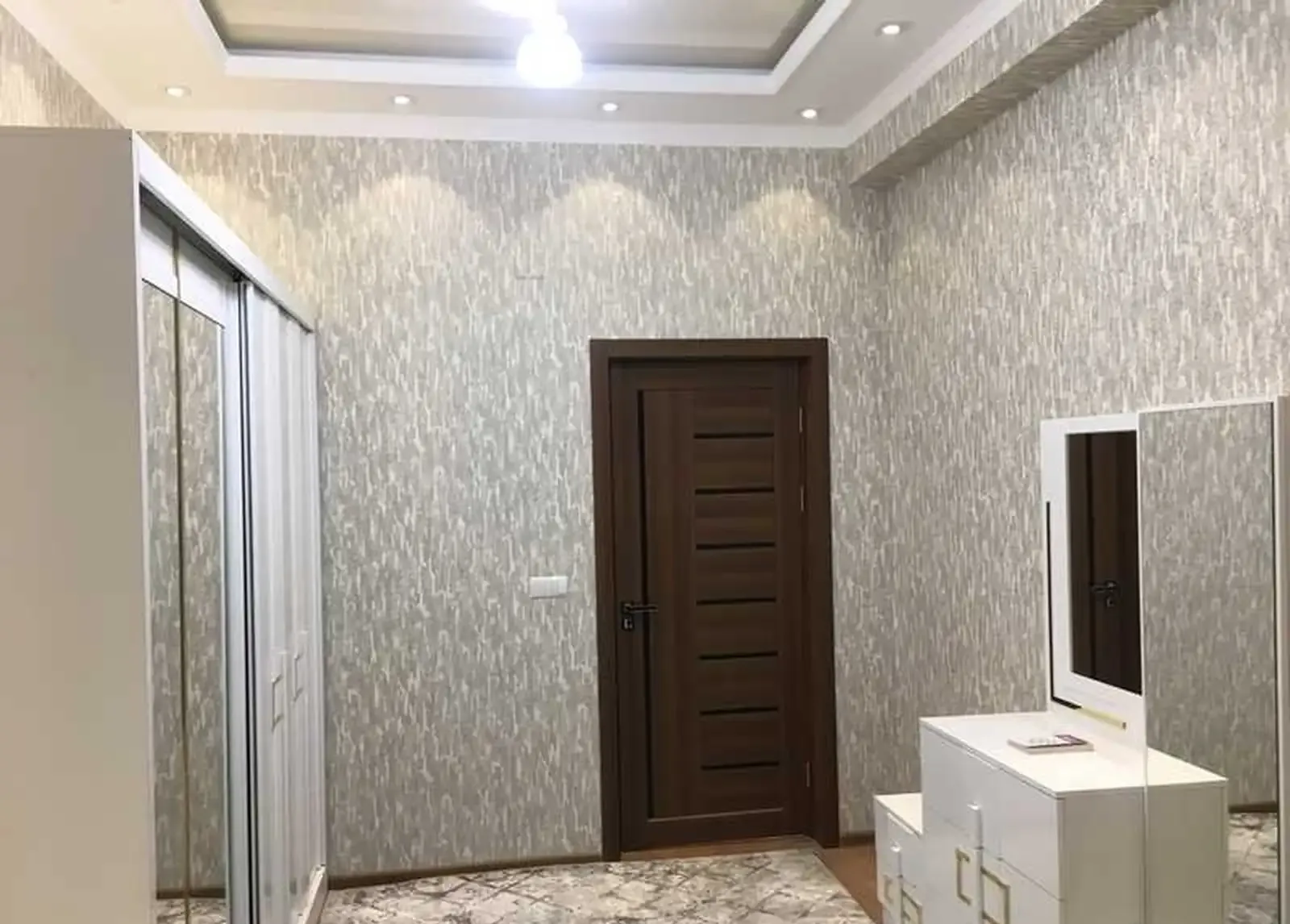 1-комн. квартира, 3 этаж, 40 м², Овир, Гранд отель
