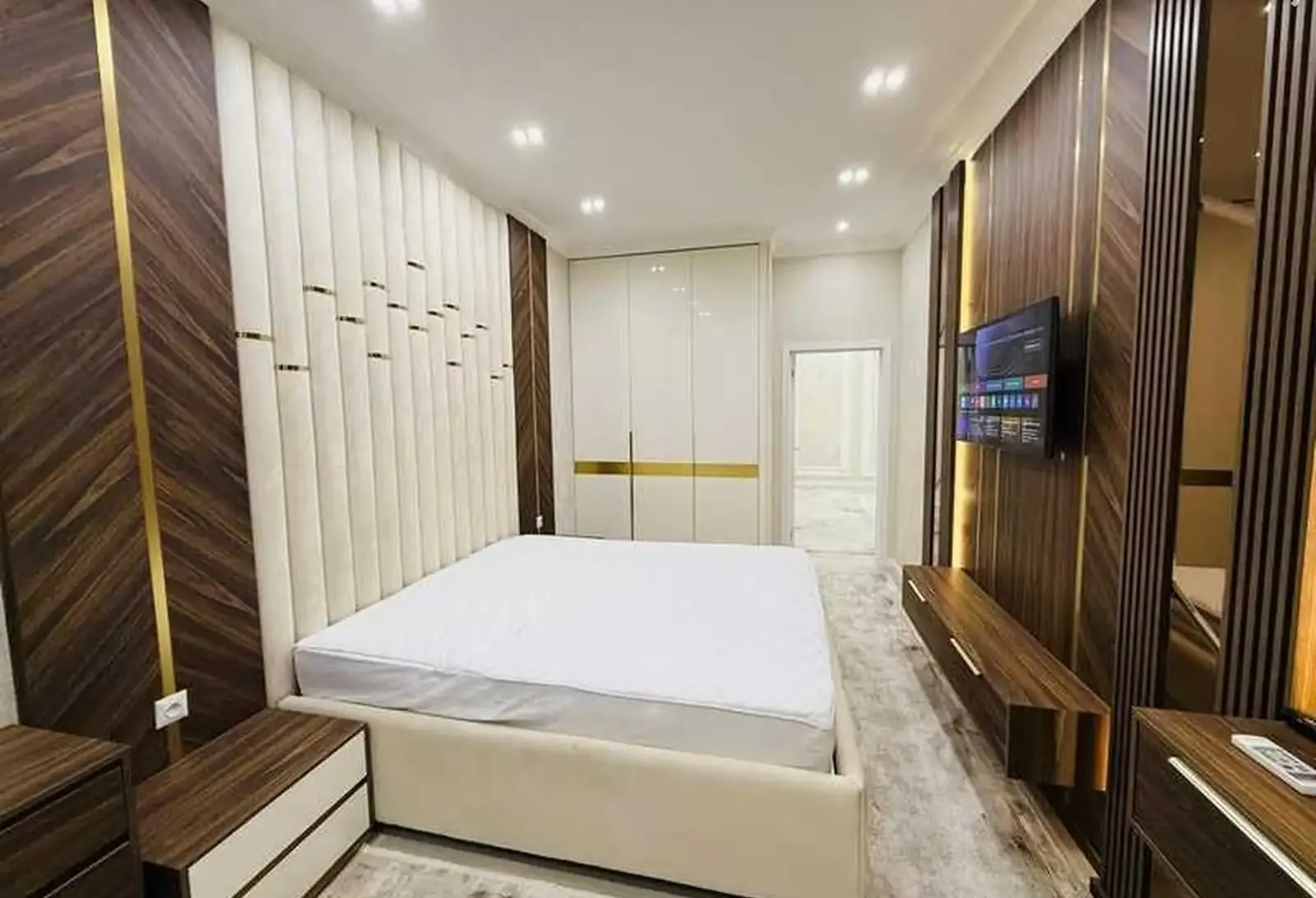 3-комн. квартира, 12 этаж, 112м², 112мкр доми Пайкар