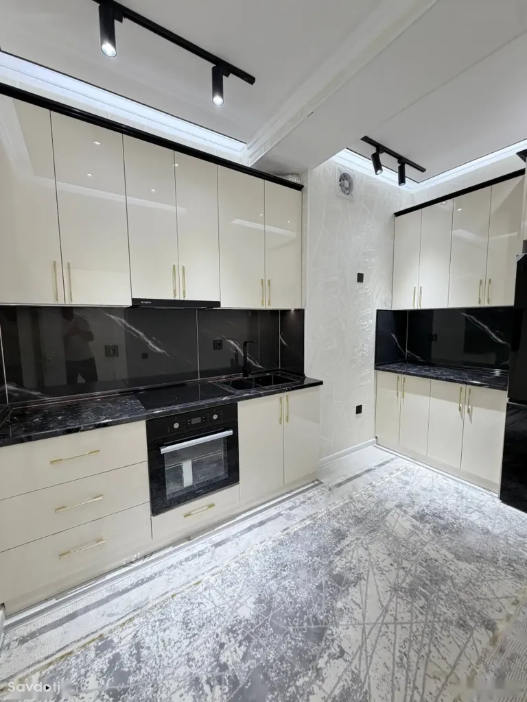 2-комн. квартира, 5 этаж, 65 м², сино