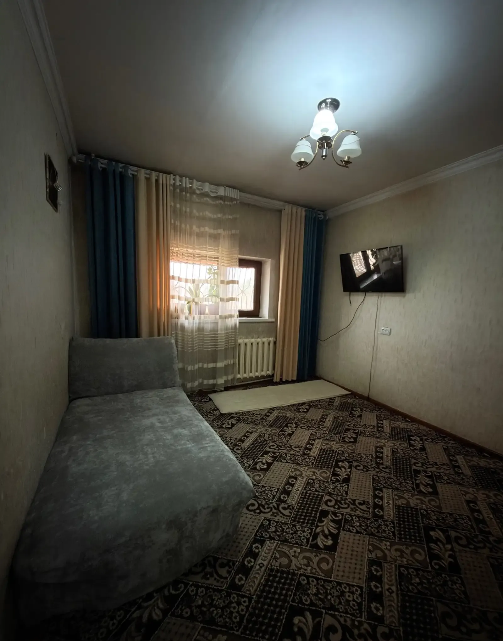 3-комн. квартира, 4 этаж, 60 м², 84 мкр, сзади Ресторан Тайга