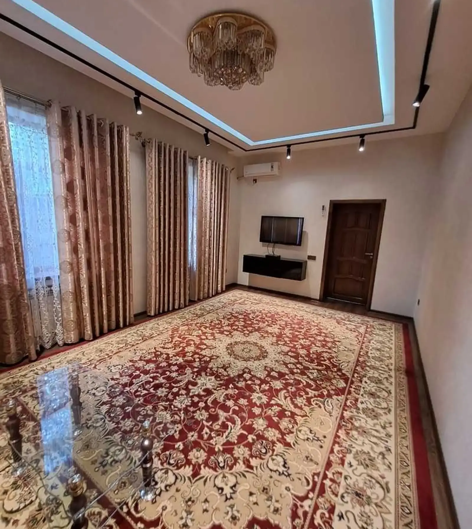 3-комн. квартира, 1 этаж, 100м², Сино