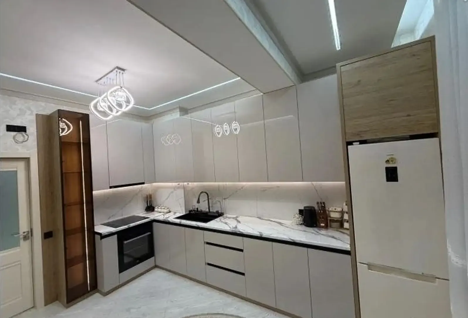 2-к квартира, 13 этаж, 68 м², Сино, 102 мкр, ру ба руи роддом