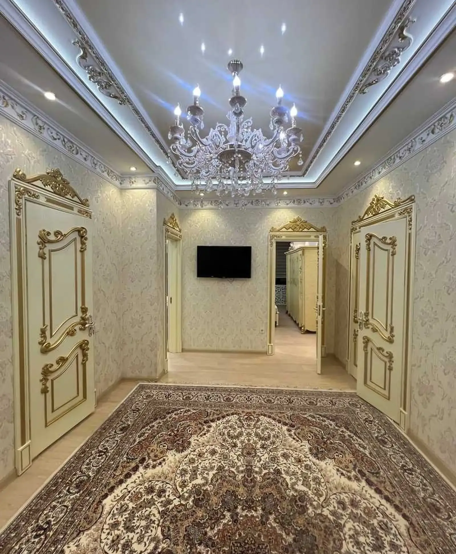 3-комн. квартира, 6 этаж, 122м², Повороти Аэропорт (4-дома)