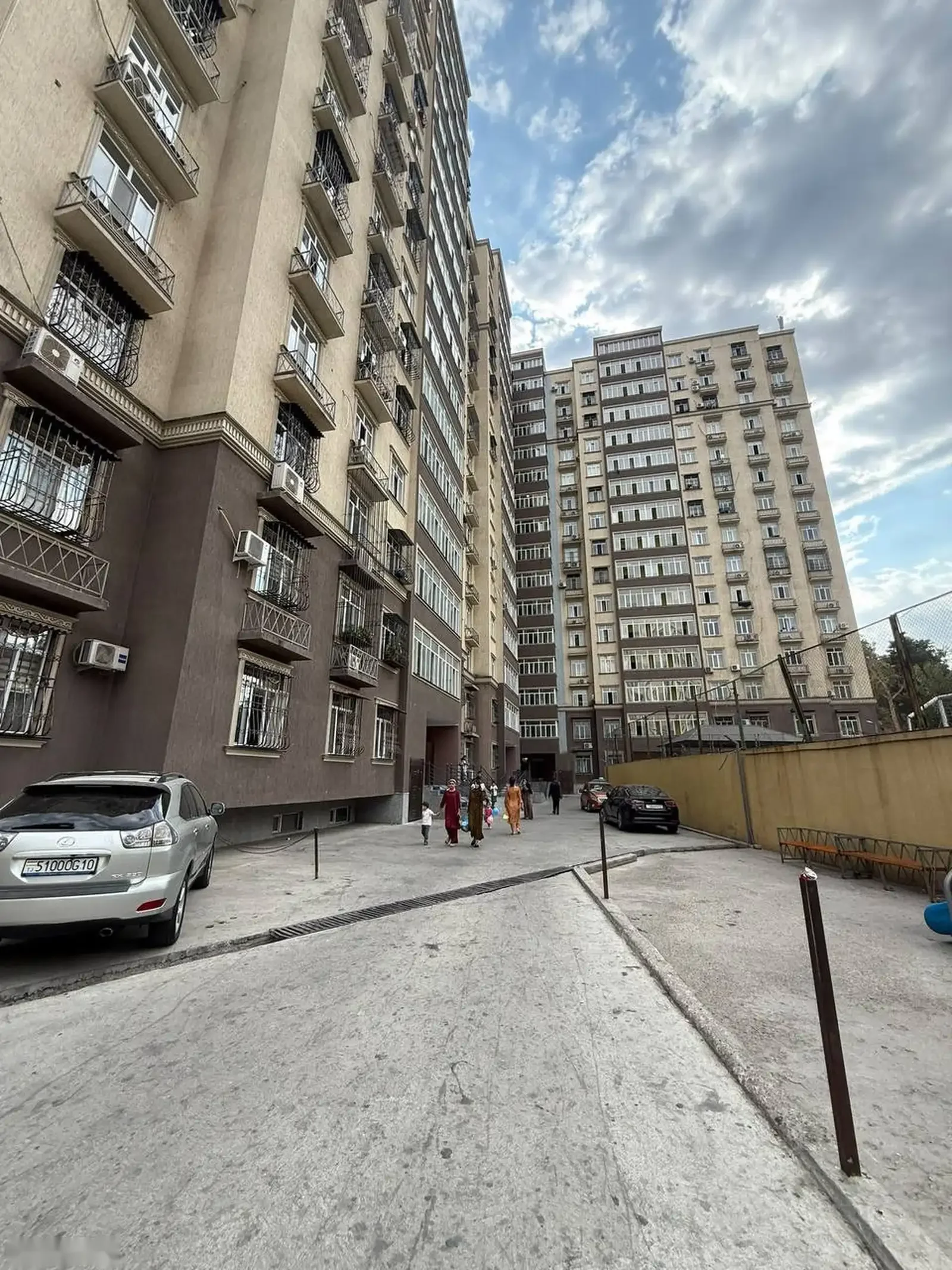 4-комн. квартира, 5 этаж, 133 м², Сино — фото 2