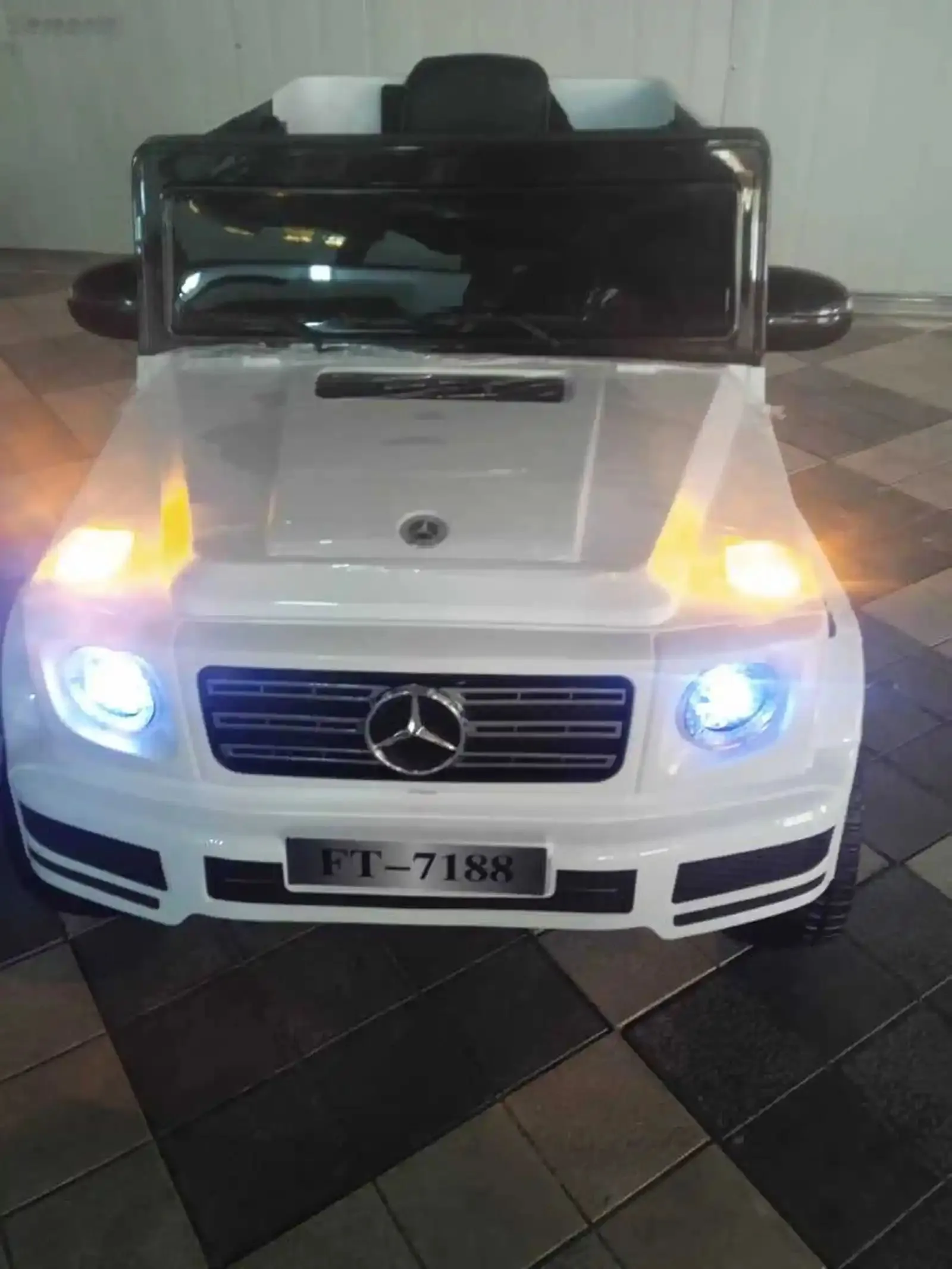 Детский электромобиль