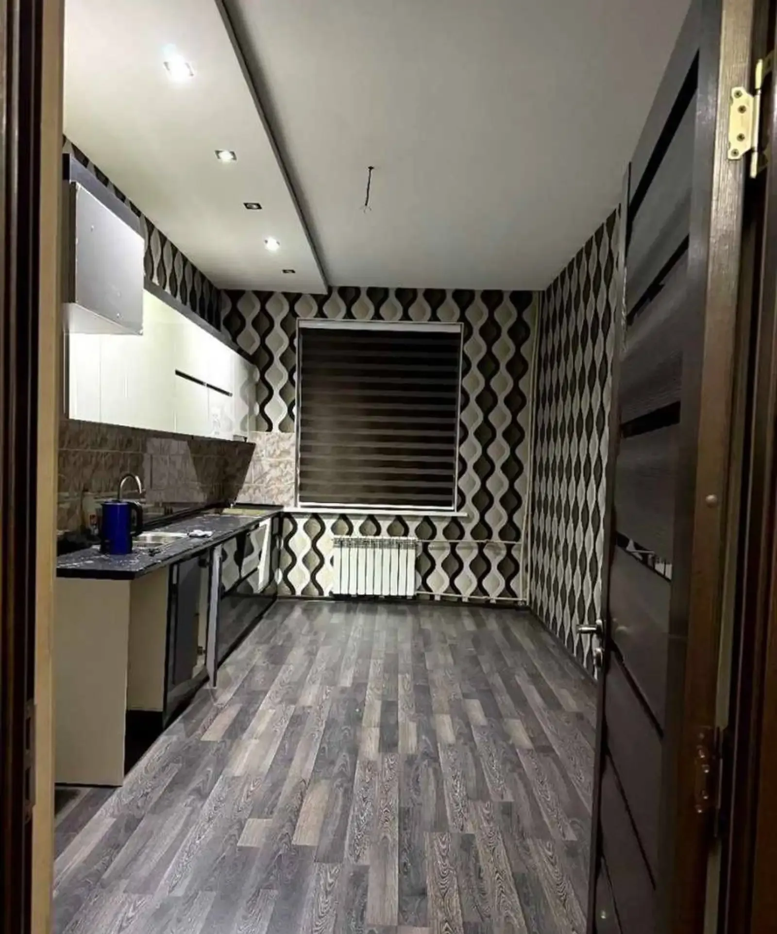 4-комн. квартира, 2 этаж, 100м², Сино