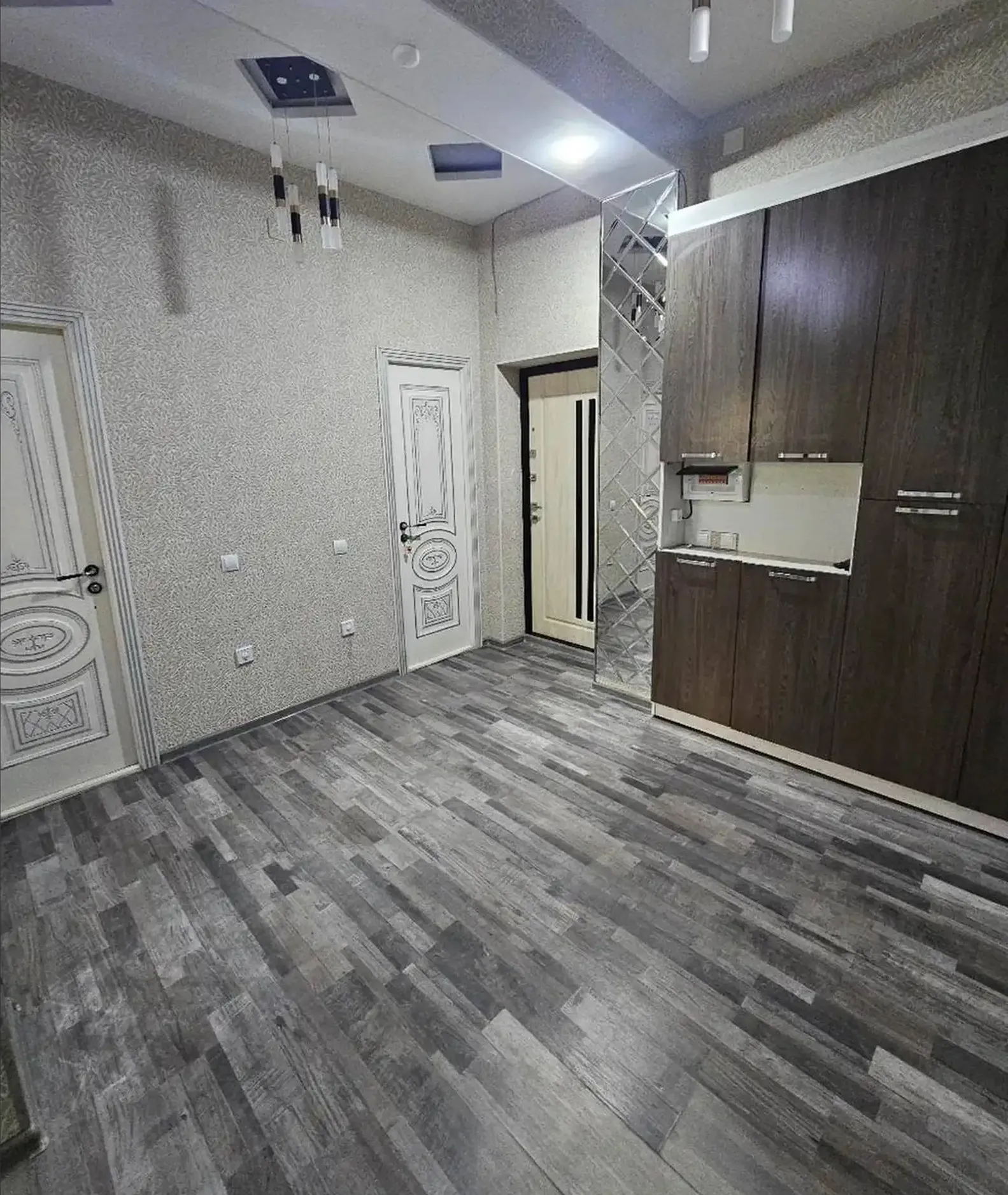 2-комн. квартира, 6 этаж, 77 м², Исмоили Сомони, Мехргон