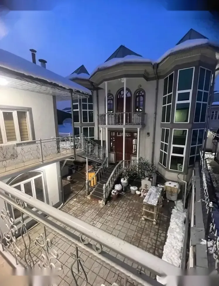 2-этажный, 8 комнатный дом, 430 м², Сомони
