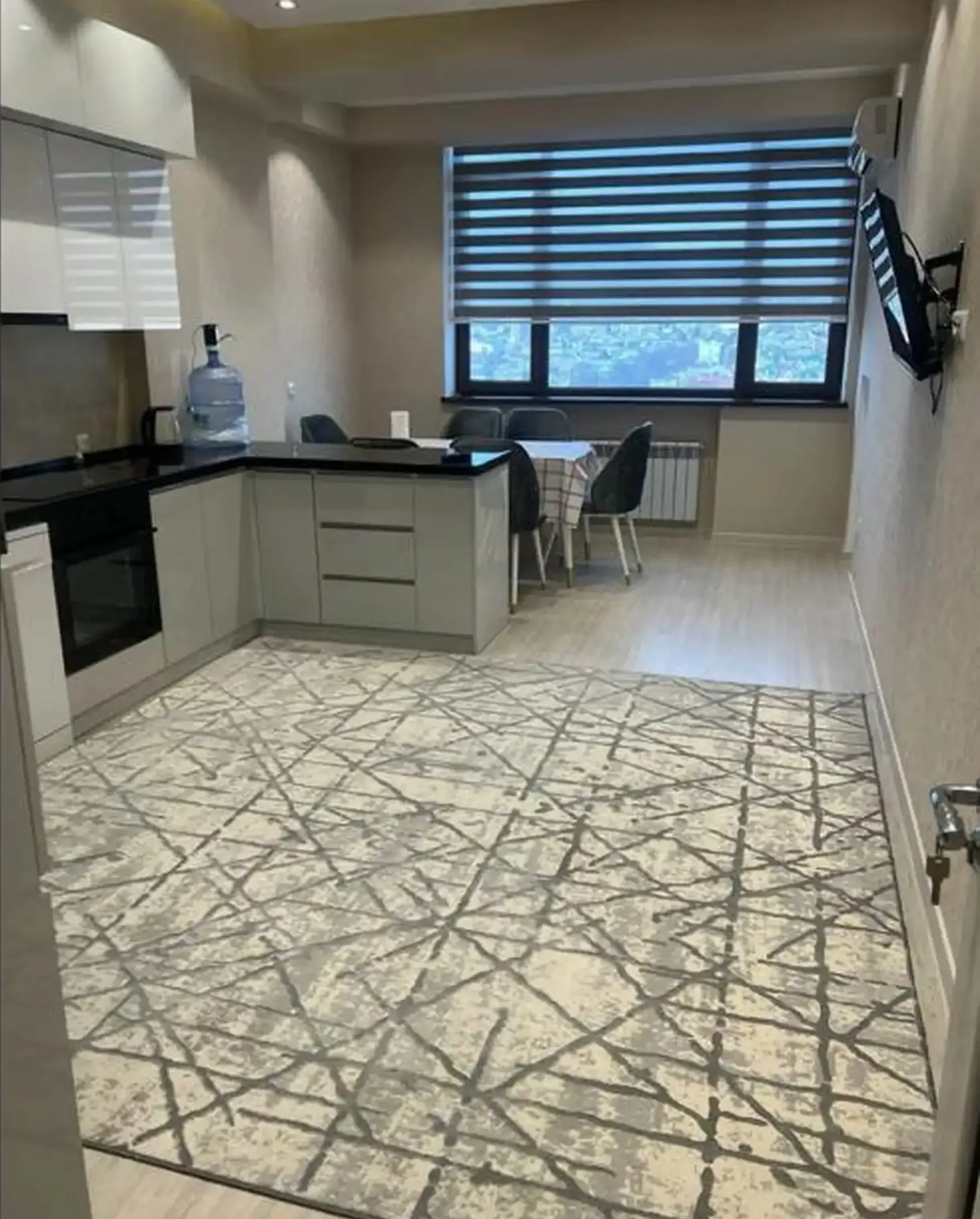 4-комн. квартира, 13 этаж, 156м², Сомони