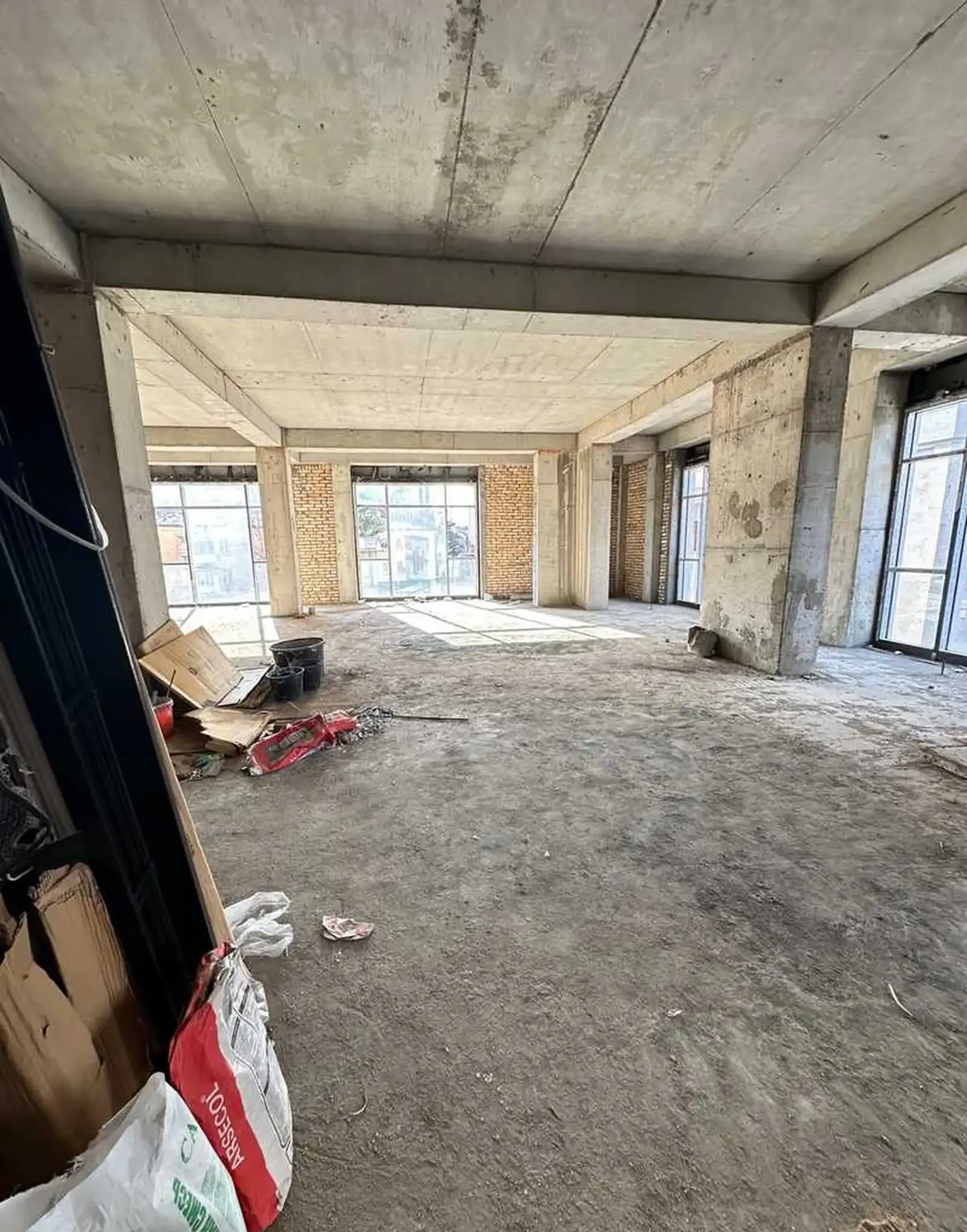 4-комн. квартира, 2 этаж, 126 м², Сомони, Ул. Умари Хайем, Водонасосная