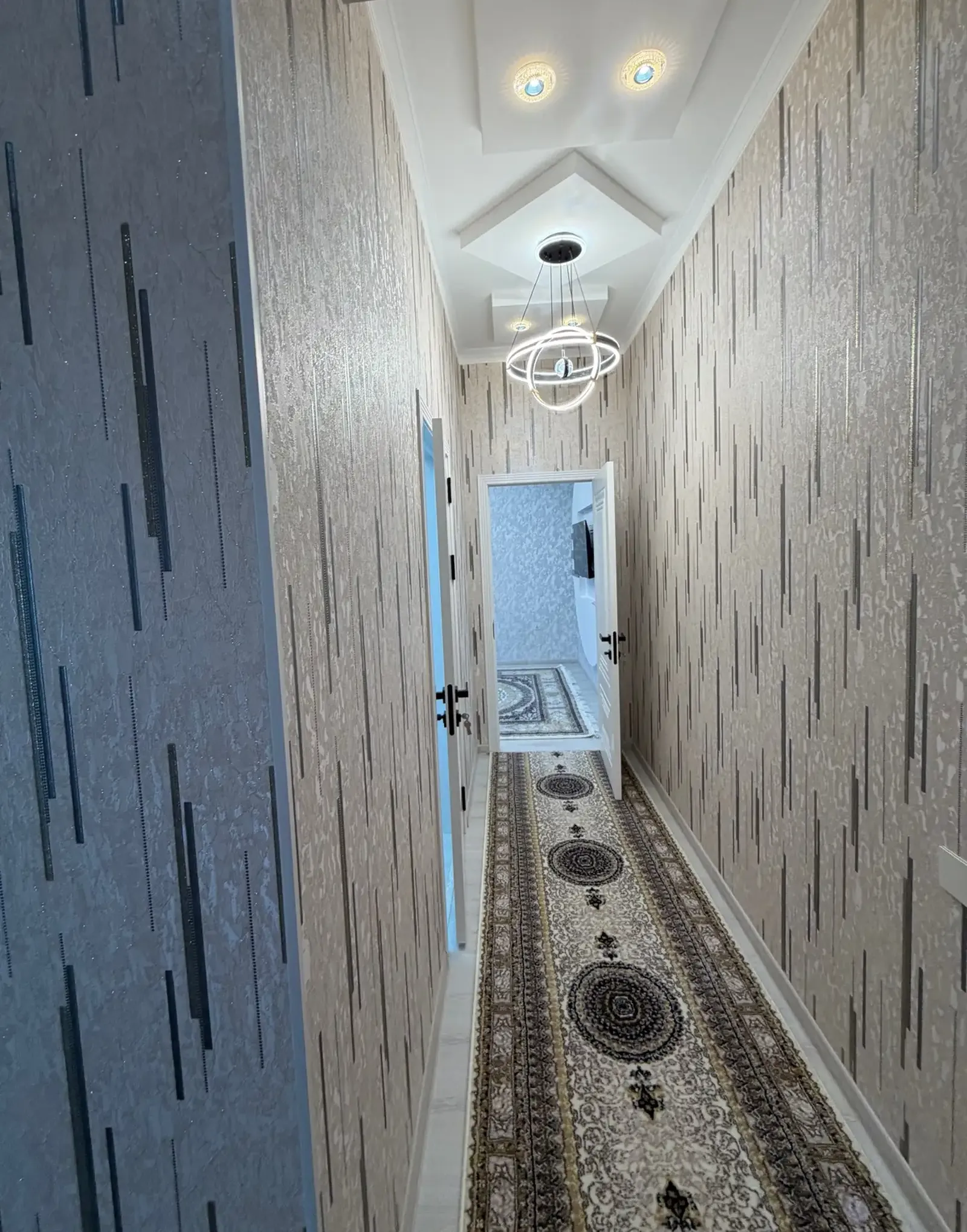 2-комн. квартира, 11 этаж, 80м², сино